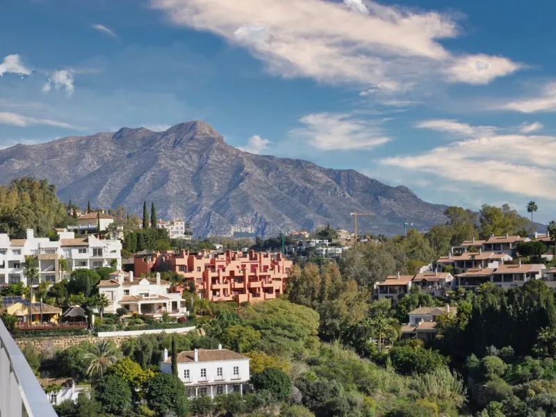 Elevated 2-bedroom, 2-bathroom apartment in Avalon, Los Arqueros, offering panoramic sea views and open views towards La Concha.