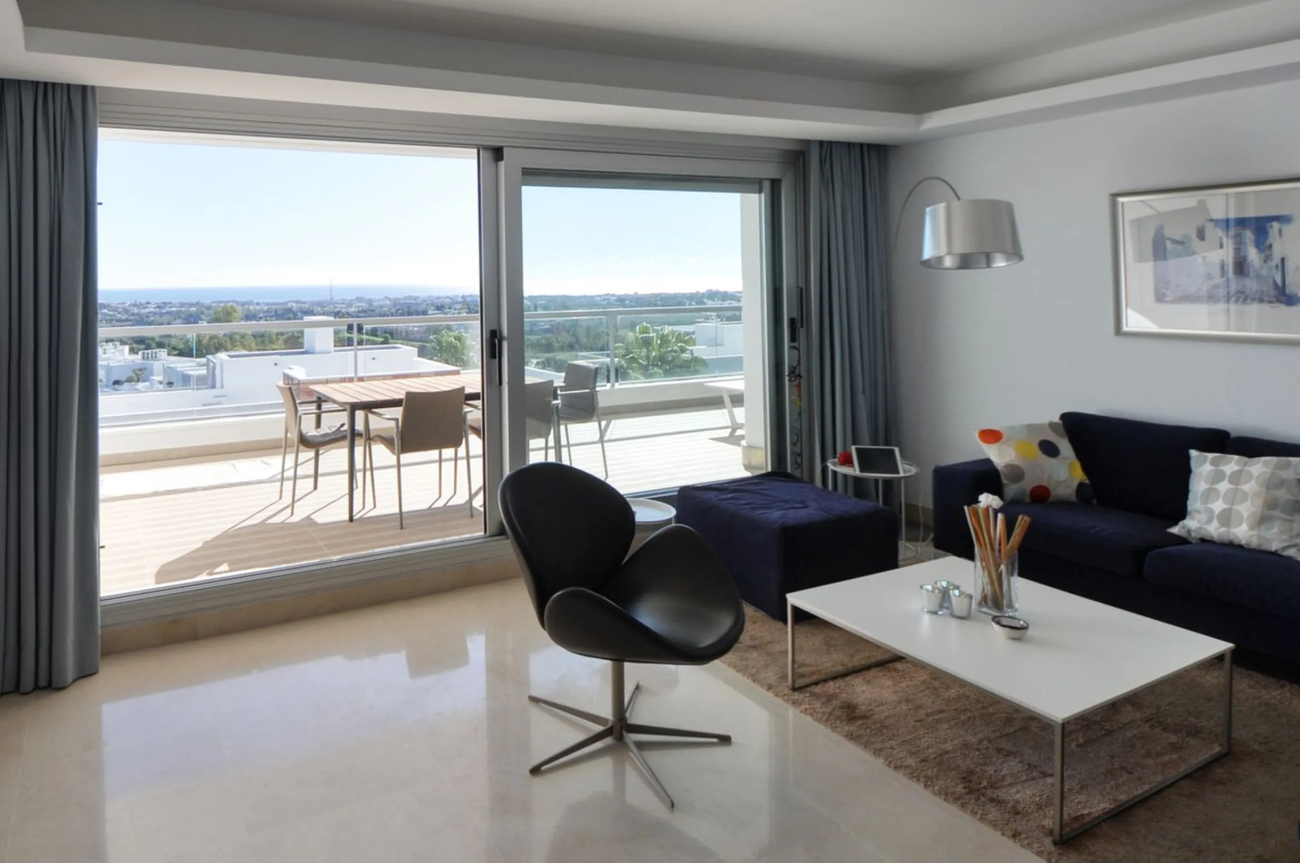 Elevated 2-bedroom, 2-bathroom apartment in Avalon, Los Arqueros, offering panoramic sea views and open views towards La Concha.