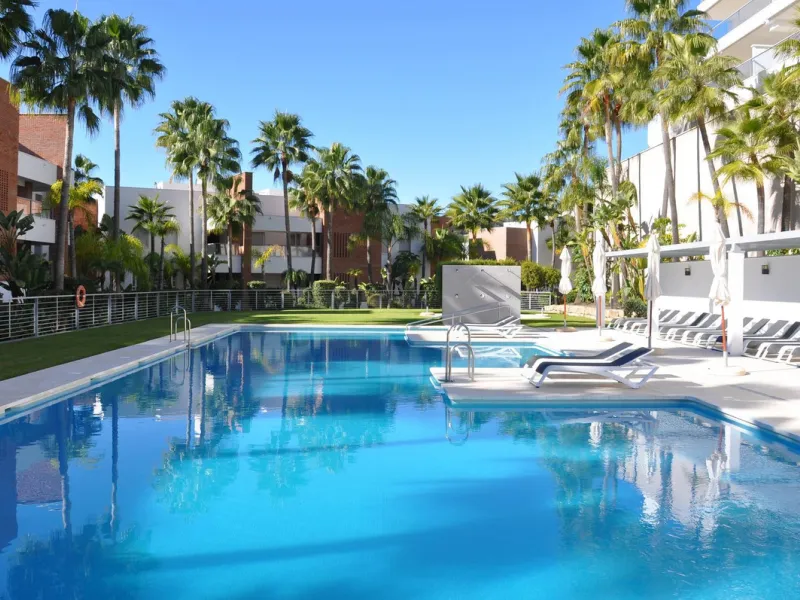 Elevated 2-bedroom, 2-bathroom apartment in Avalon, Los Arqueros, offering panoramic sea views and open views towards La Concha.