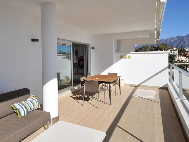 Elevated 2-bedroom, 2-bathroom apartment in Avalon, Los Arqueros, offering panoramic sea views and open views towards La Concha.
