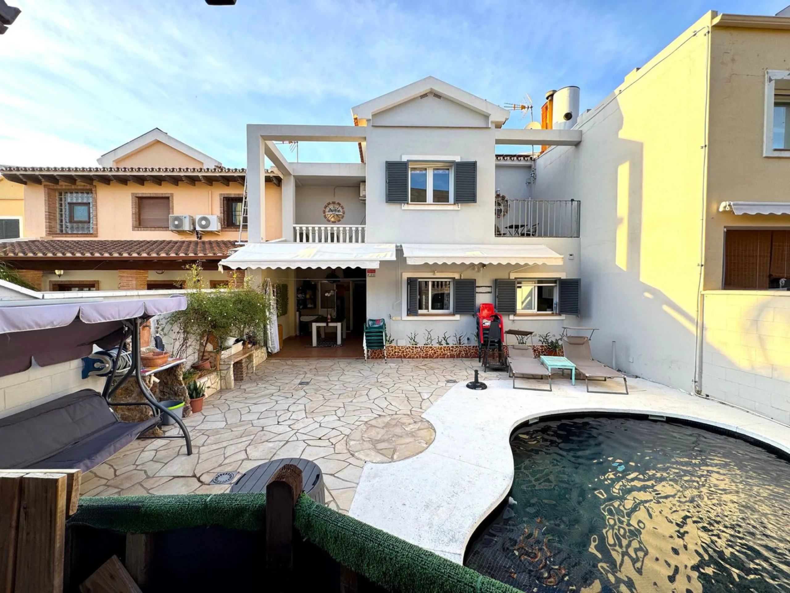 300 m² Home with Pool, Large Garage and Solar Panels in Puerto de la Torre