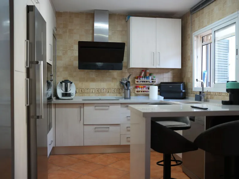 300 m² Home with Pool, Large Garage and Solar Panels in Puerto de la Torre