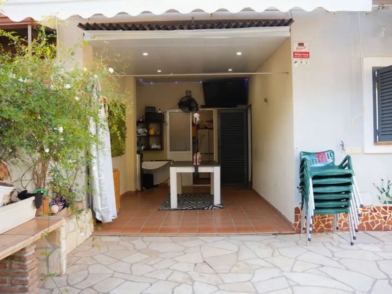 300 m² Home with Pool, Large Garage and Solar Panels in Puerto de la Torre
