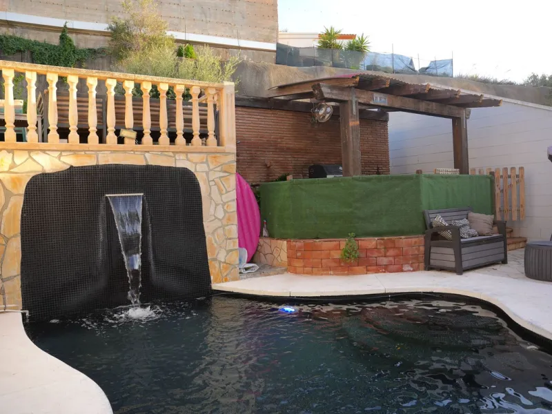 300 m² Home with Pool, Large Garage and Solar Panels in Puerto de la Torre