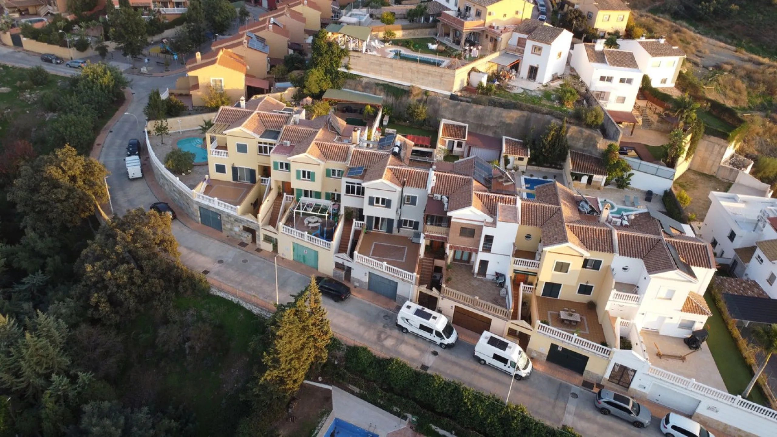 300 m² Home with Pool, Large Garage and Solar Panels in Puerto de la Torre