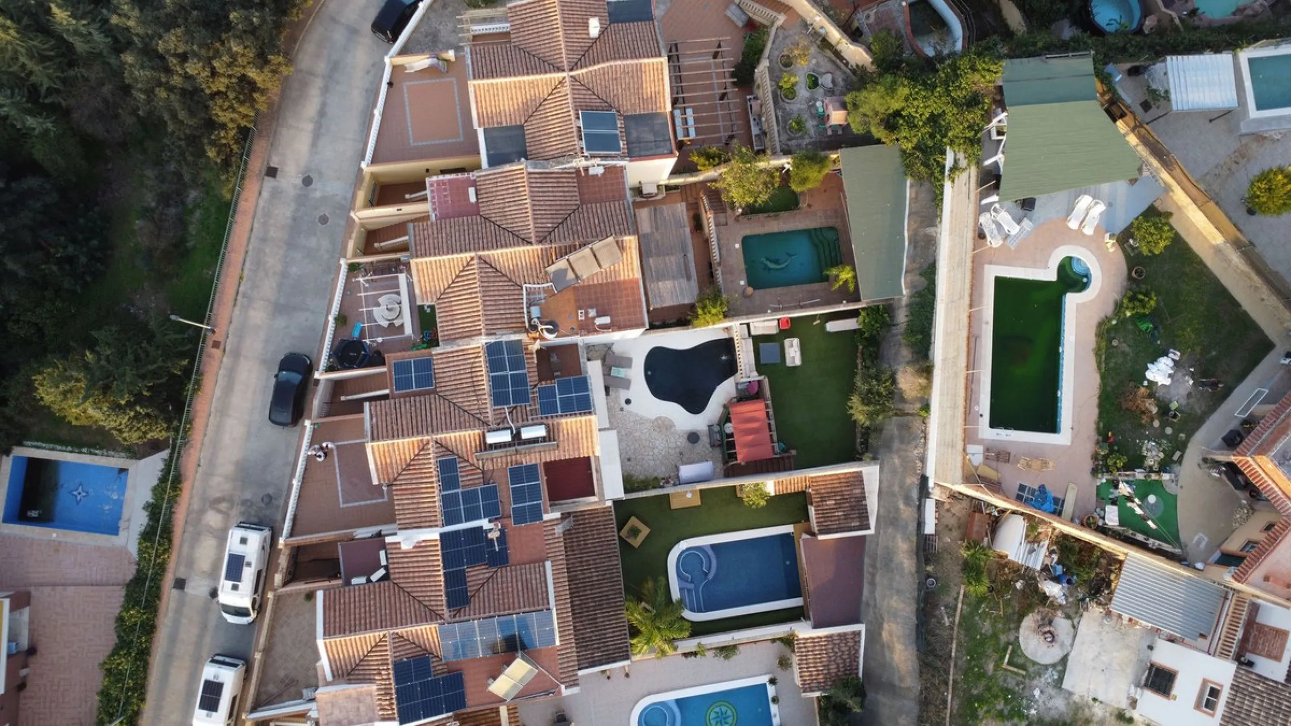 300 m² Home with Pool, Large Garage and Solar Panels in Puerto de la Torre