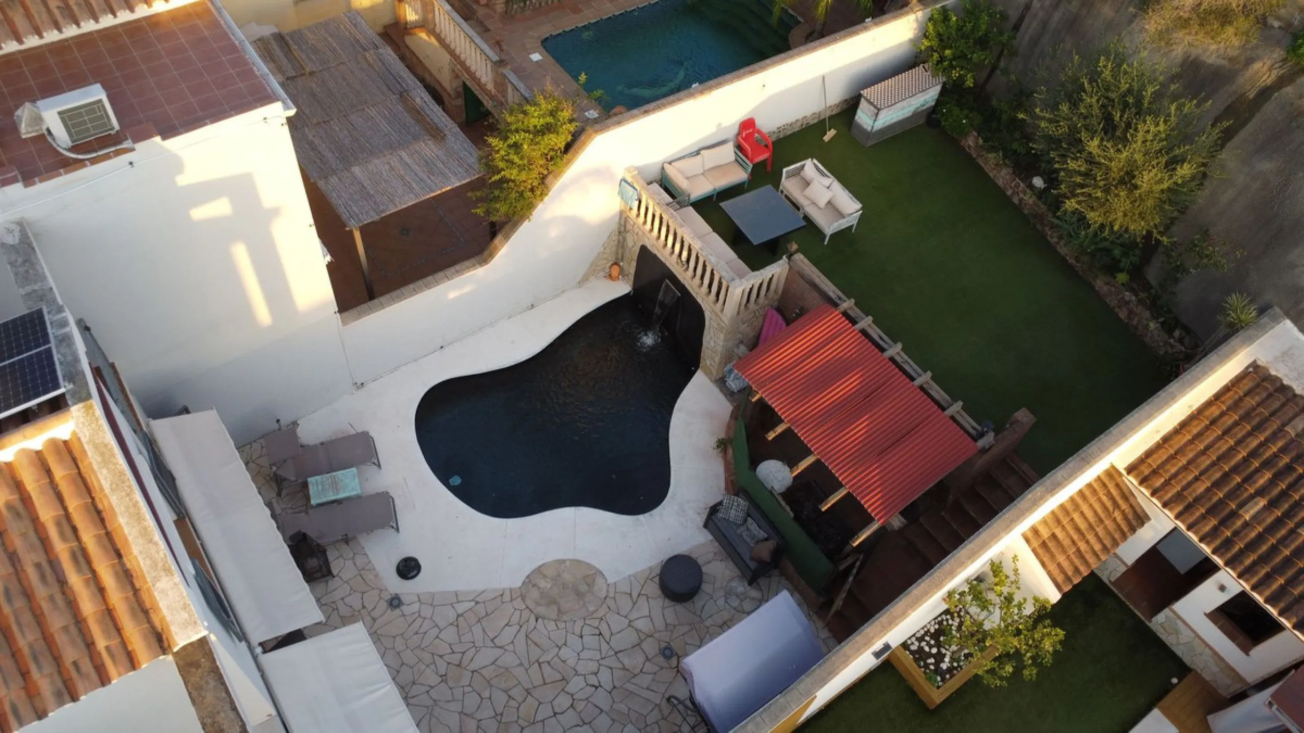 300 m² Home with Pool, Large Garage and Solar Panels in Puerto de la Torre