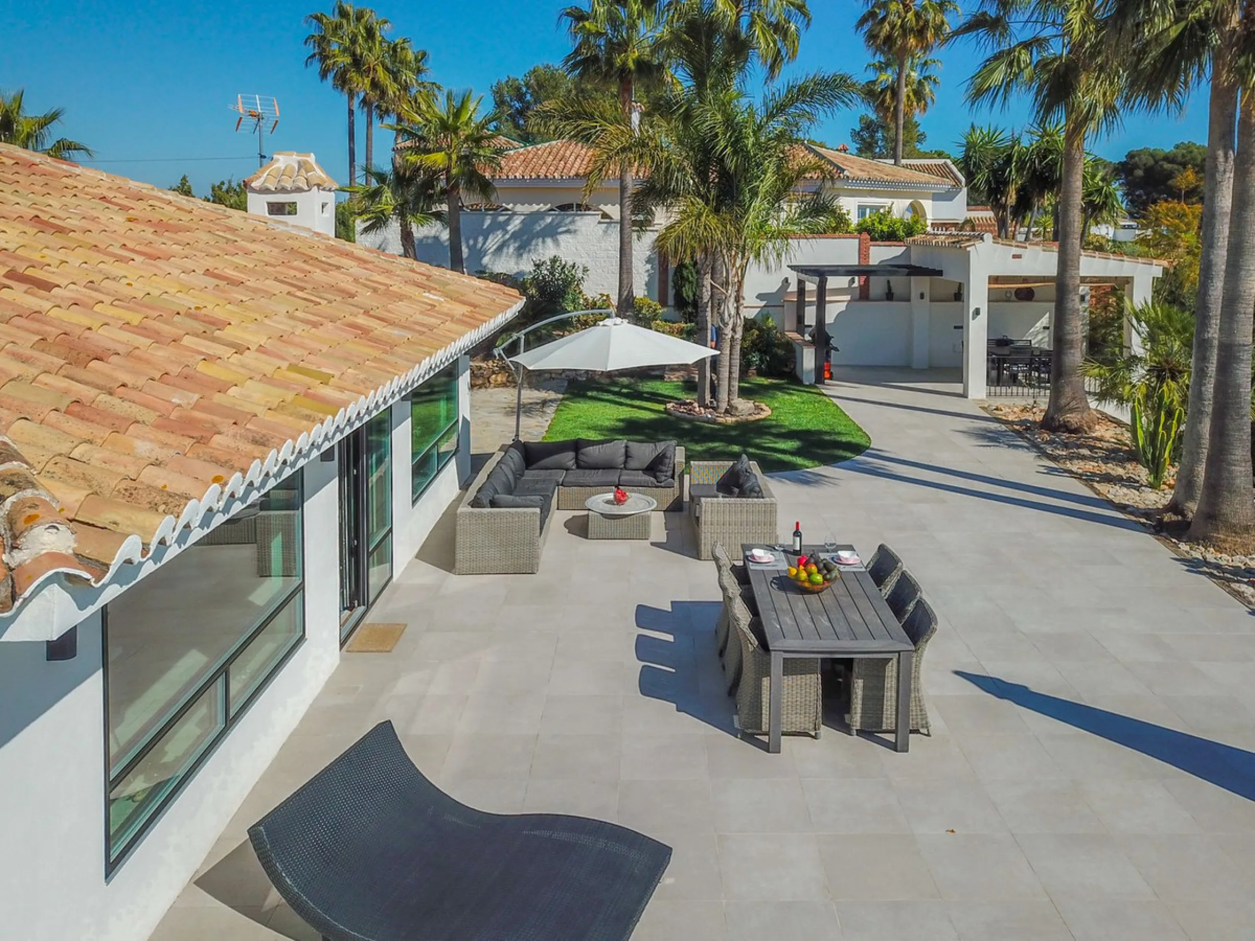 House - Detached Villa в продаже в Mijas, Málaga. В доме 4 спален и 3 ванных комнат. Площадь дома 200 м². Площадь участка 1000 м²