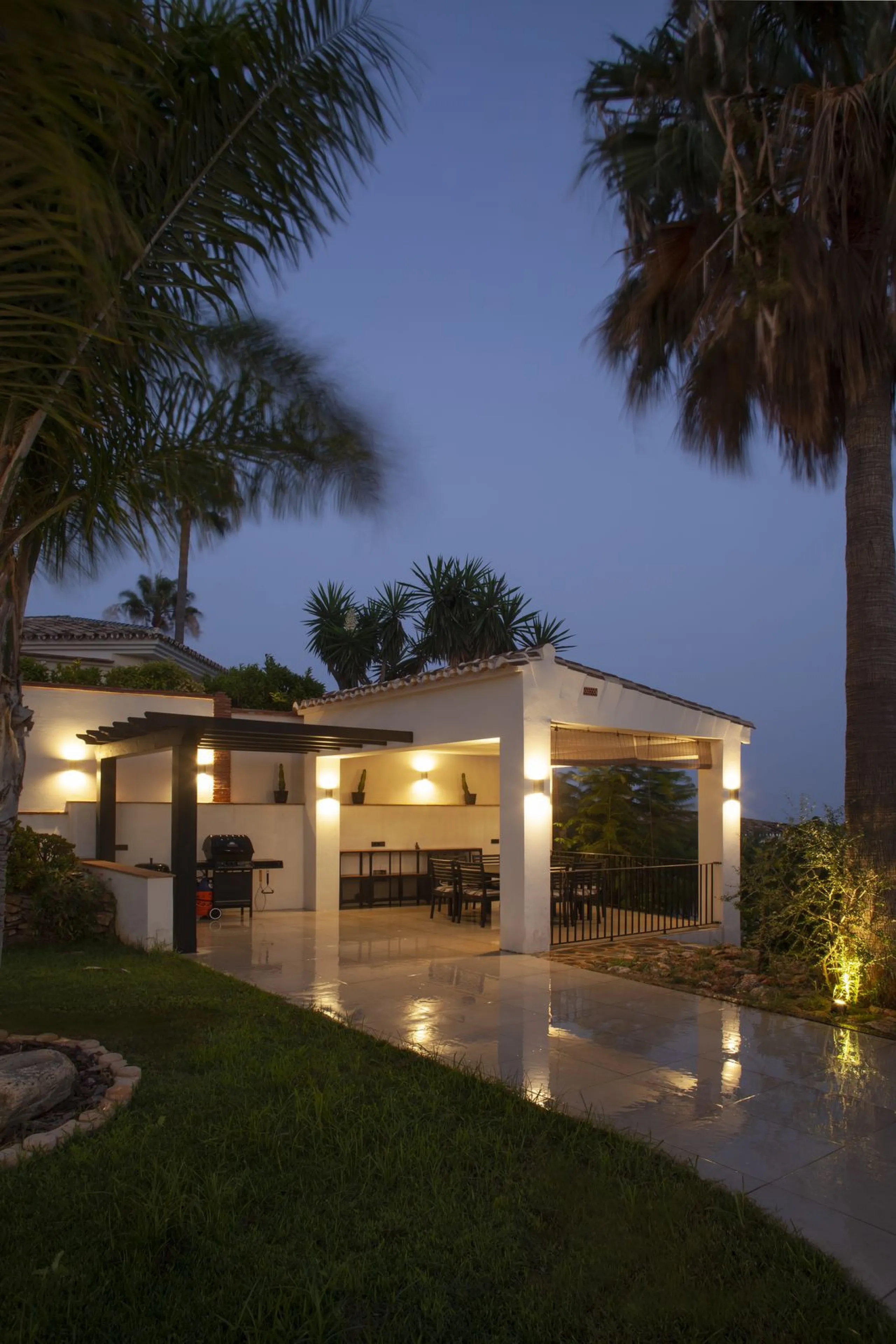 House - Detached Villa в продаже в Mijas, Málaga. В доме 4 спален и 3 ванных комнат. Площадь дома 200 м². Площадь участка 1000 м²