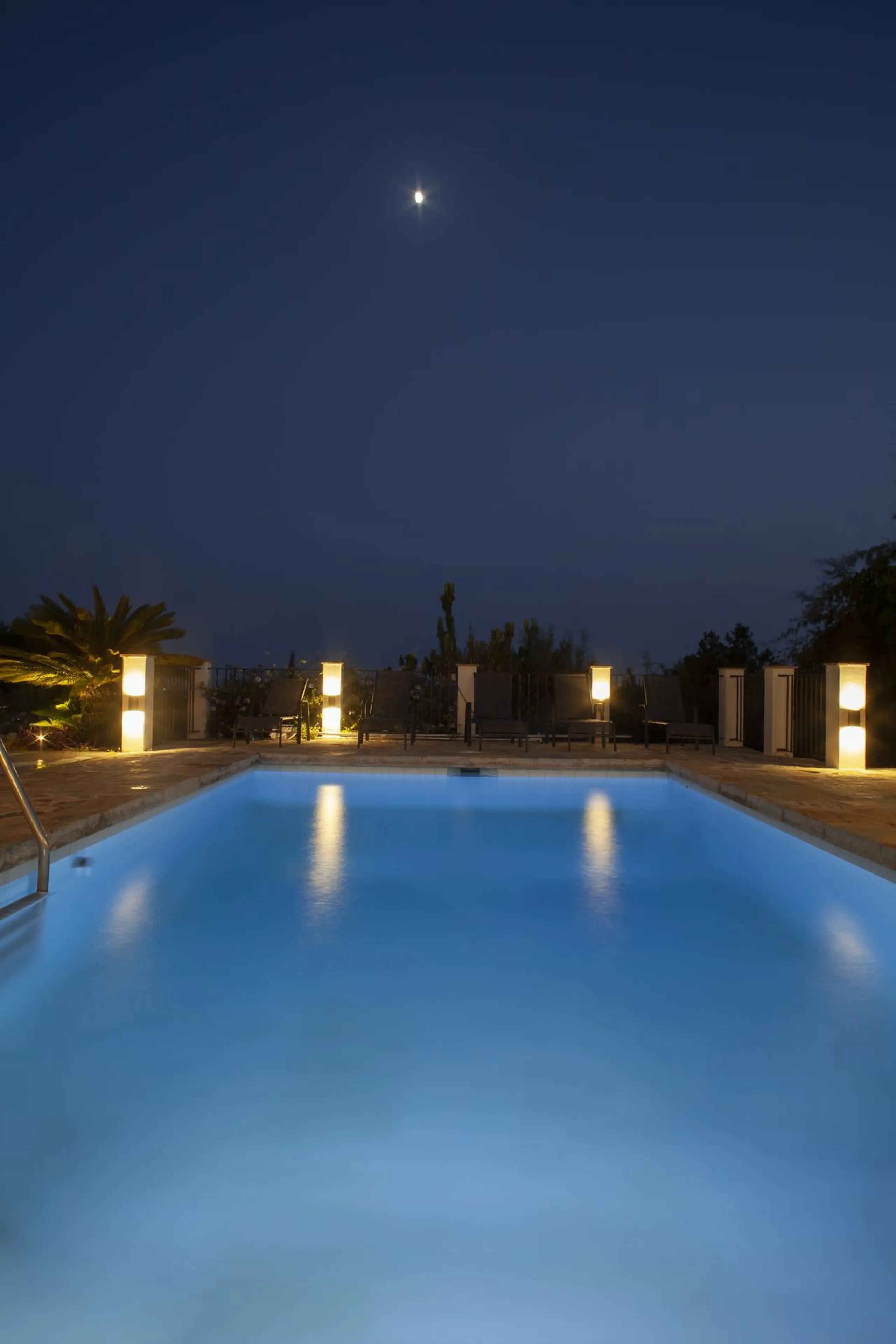 House - Detached Villa в продаже в Mijas, Málaga. В доме 4 спален и 3 ванных комнат. Площадь дома 200 м². Площадь участка 1000 м²