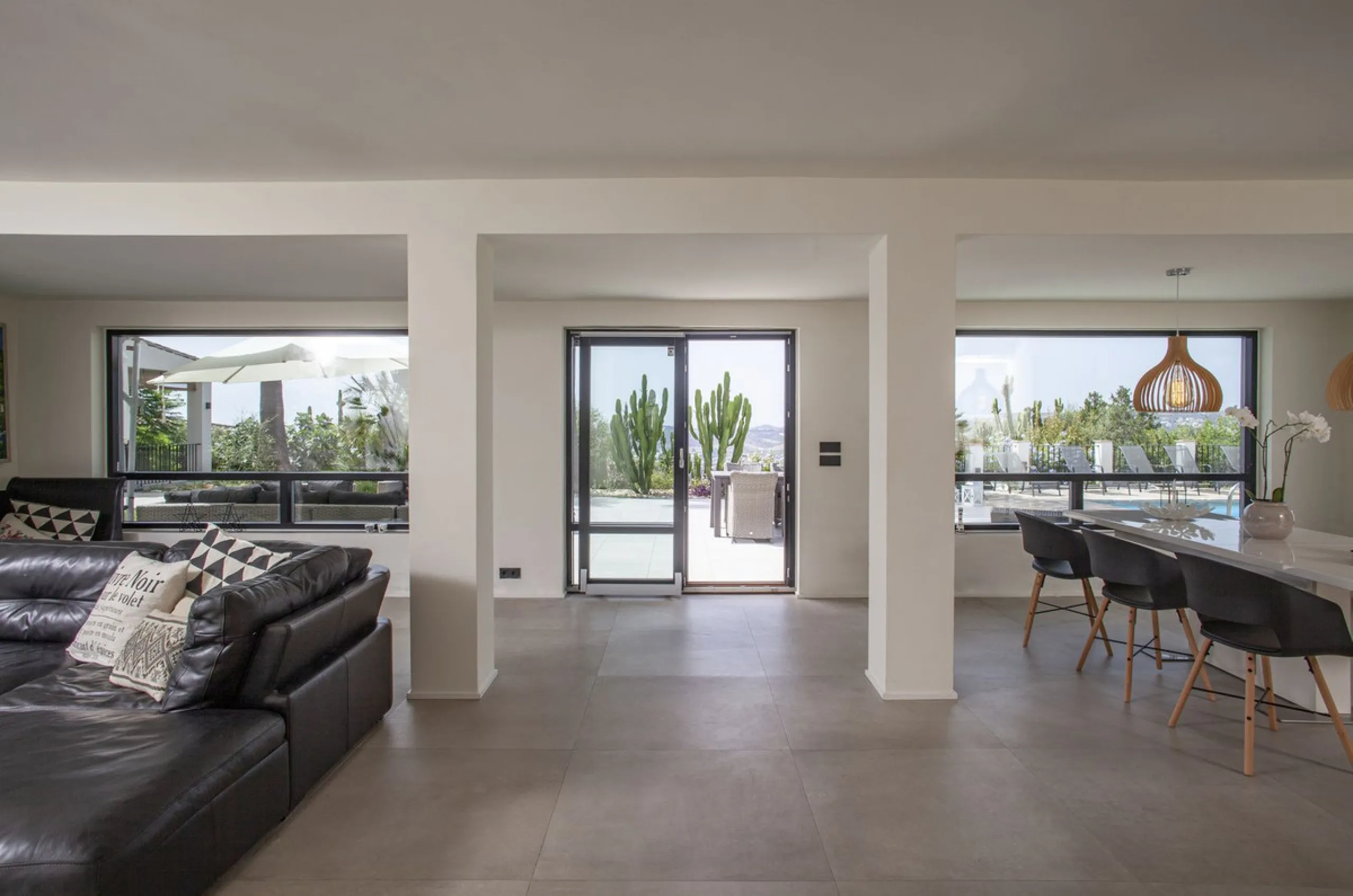 House - Detached Villa в продаже в Mijas, Málaga. В доме 4 спален и 3 ванных комнат. Площадь дома 200 м². Площадь участка 1000 м²