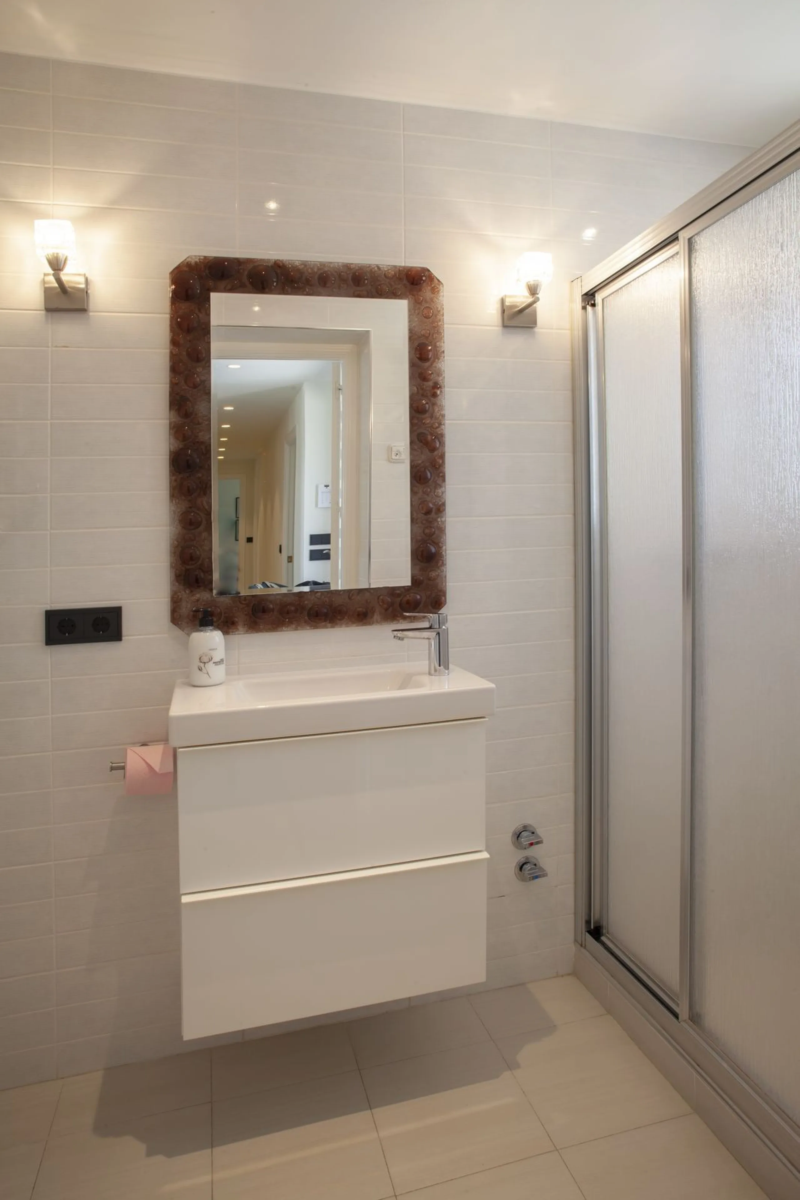 House - Detached Villa в продаже в Mijas, Málaga. В доме 4 спален и 3 ванных комнат. Площадь дома 200 м². Площадь участка 1000 м²