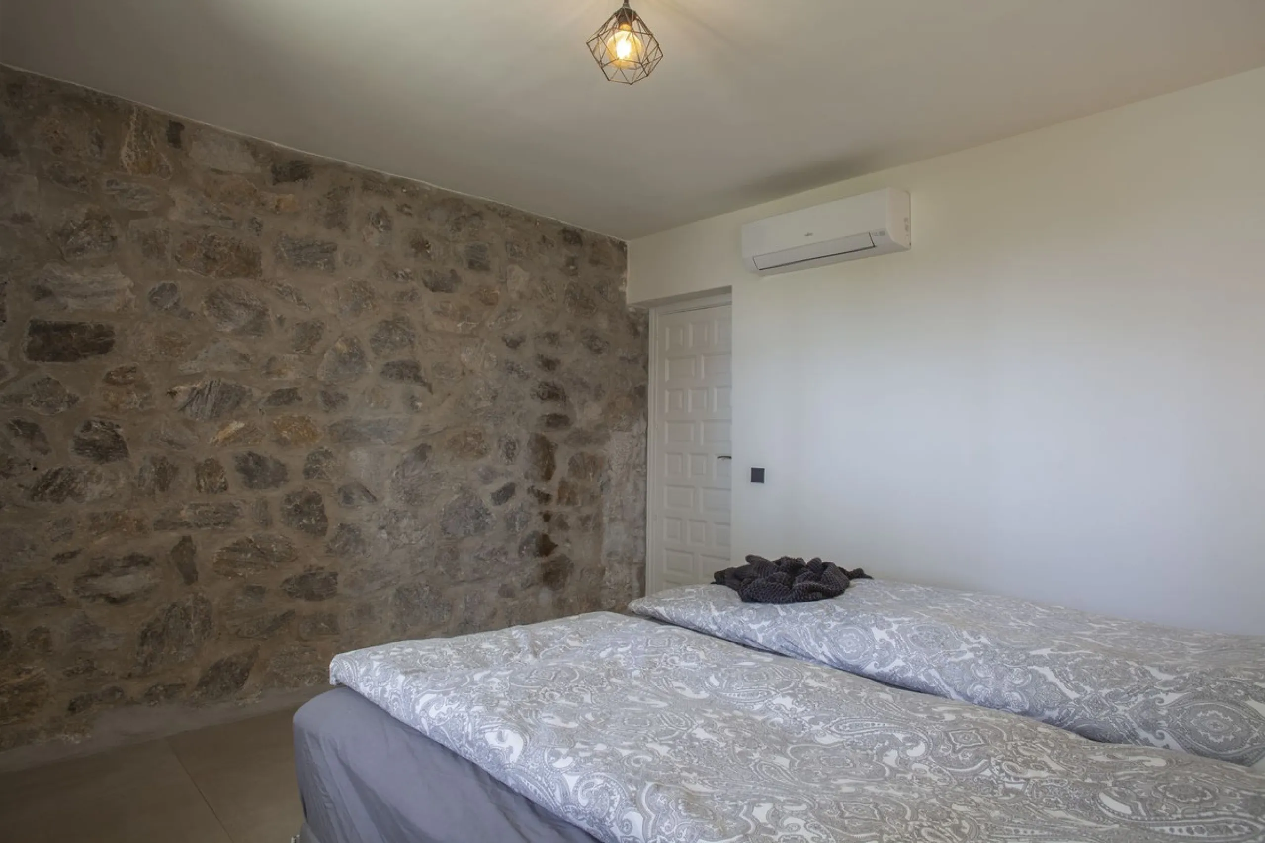 House - Detached Villa в продаже в Mijas, Málaga. В доме 4 спален и 3 ванных комнат. Площадь дома 200 м². Площадь участка 1000 м²