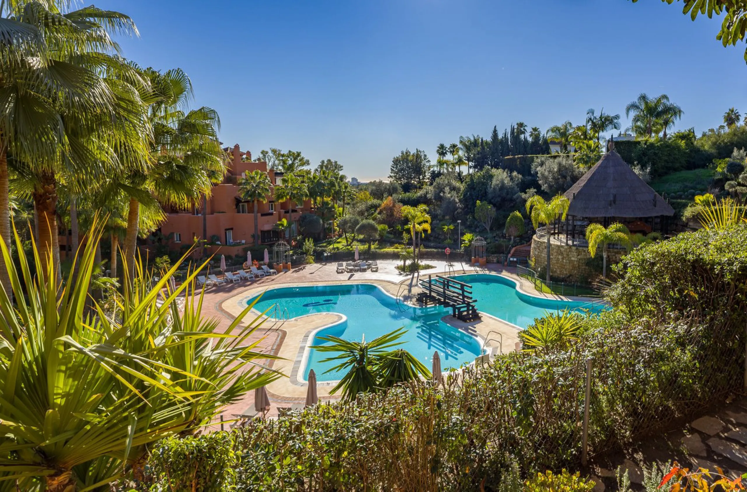 Spektakuläre Wohnung mit vier Schlafzimmern und vier Badezimmern in Nueva Andalucía