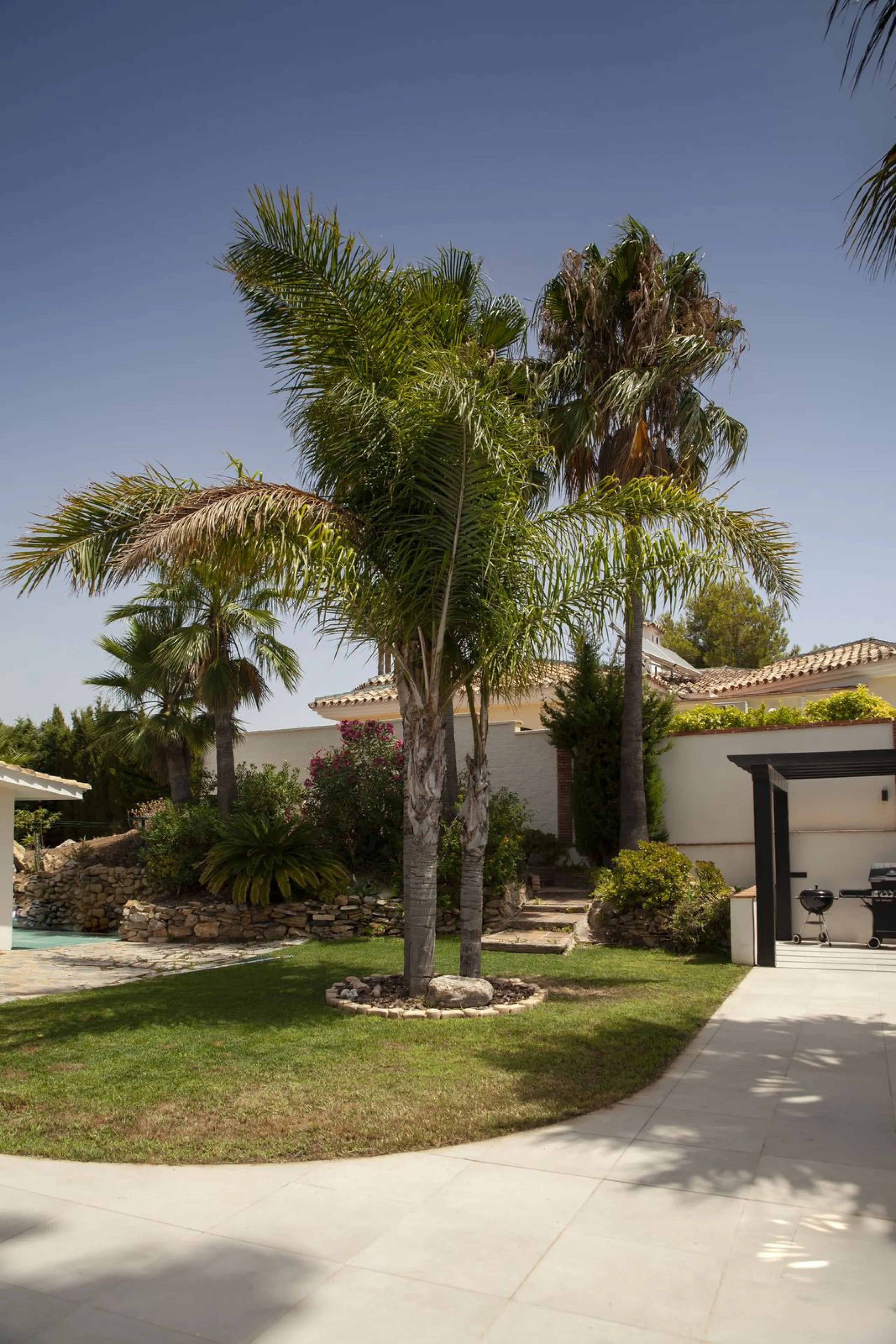 House - Detached Villa в продаже в Mijas, Málaga. В доме 4 спален и 3 ванных комнат. Площадь дома 200 м². Площадь участка 1000 м²