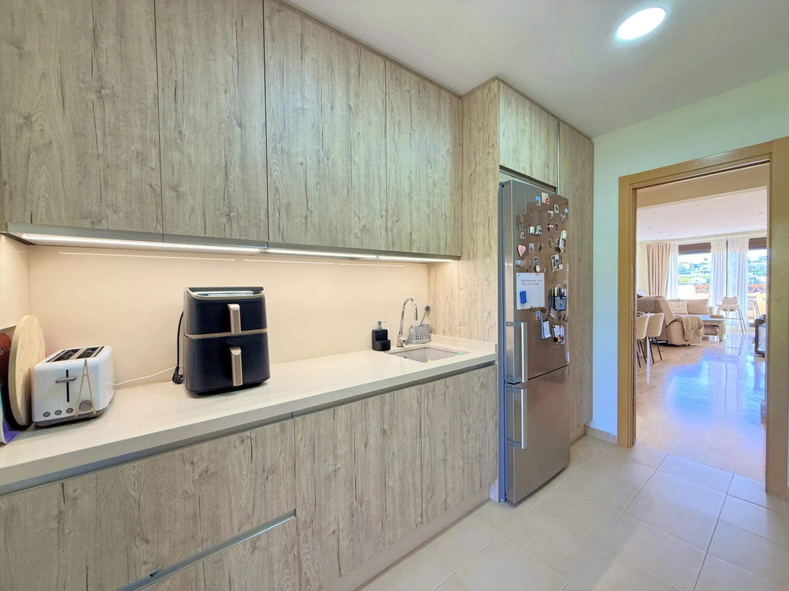 Apartment - Penthouse в продаже в Estepona, Málaga. В доме 2 спален и 2 ванных комнат. Площадь дома 100 м²