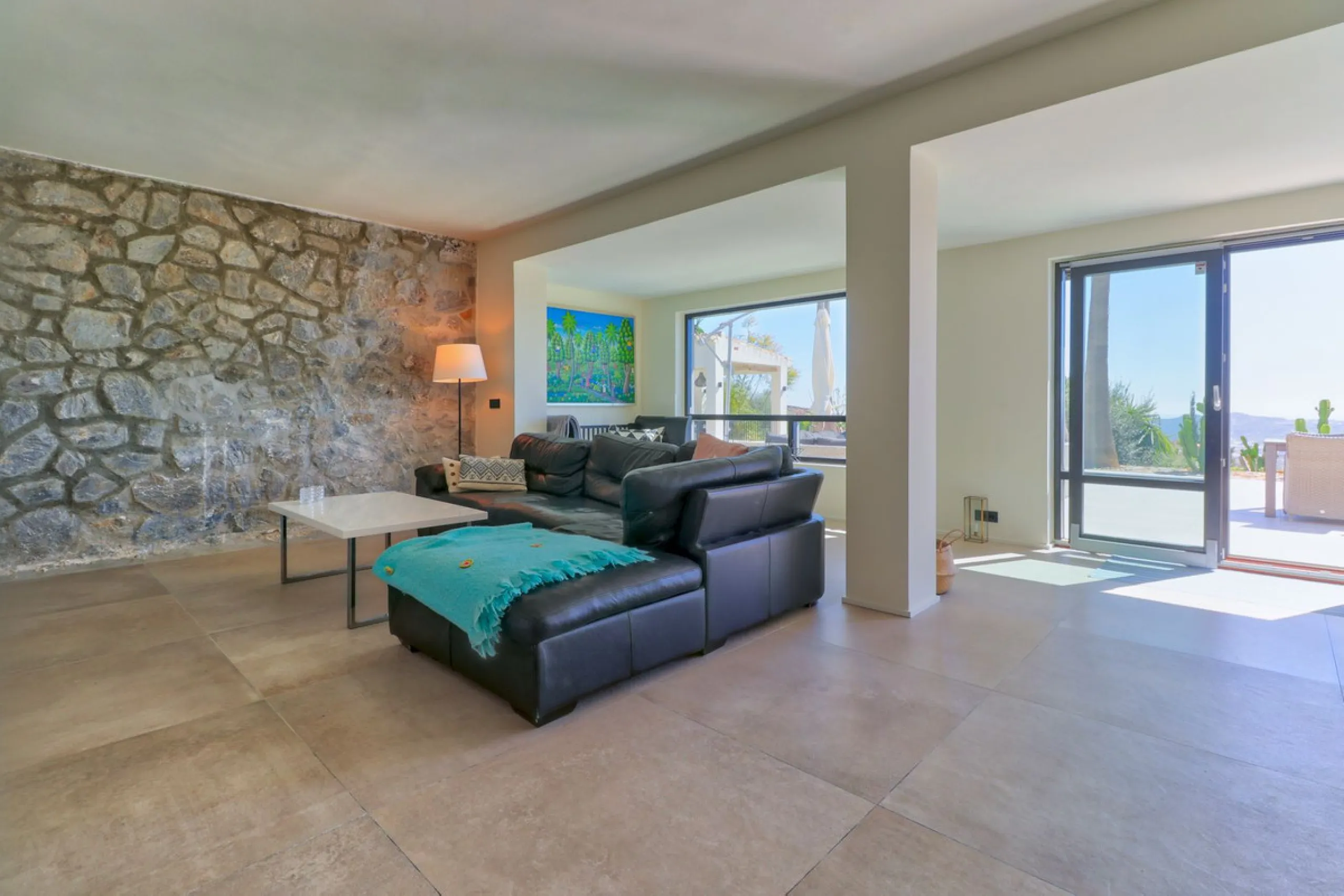 House - Detached Villa в продаже в Mijas, Málaga. В доме 4 спален и 3 ванных комнат. Площадь дома 200 м². Площадь участка 1000 м²