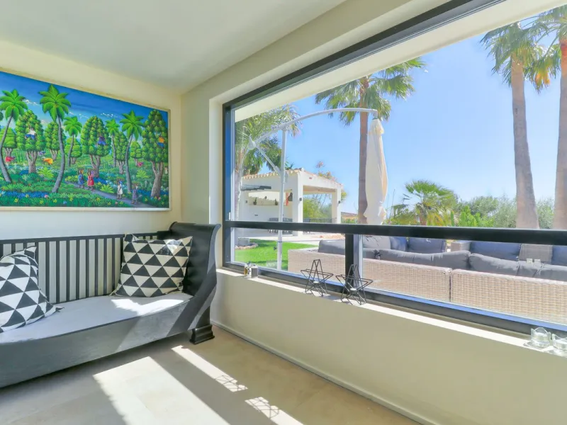 House - Detached Villa в продаже в Mijas, Málaga. В доме 4 спален и 3 ванных комнат. Площадь дома 200 м². Площадь участка 1000 м²