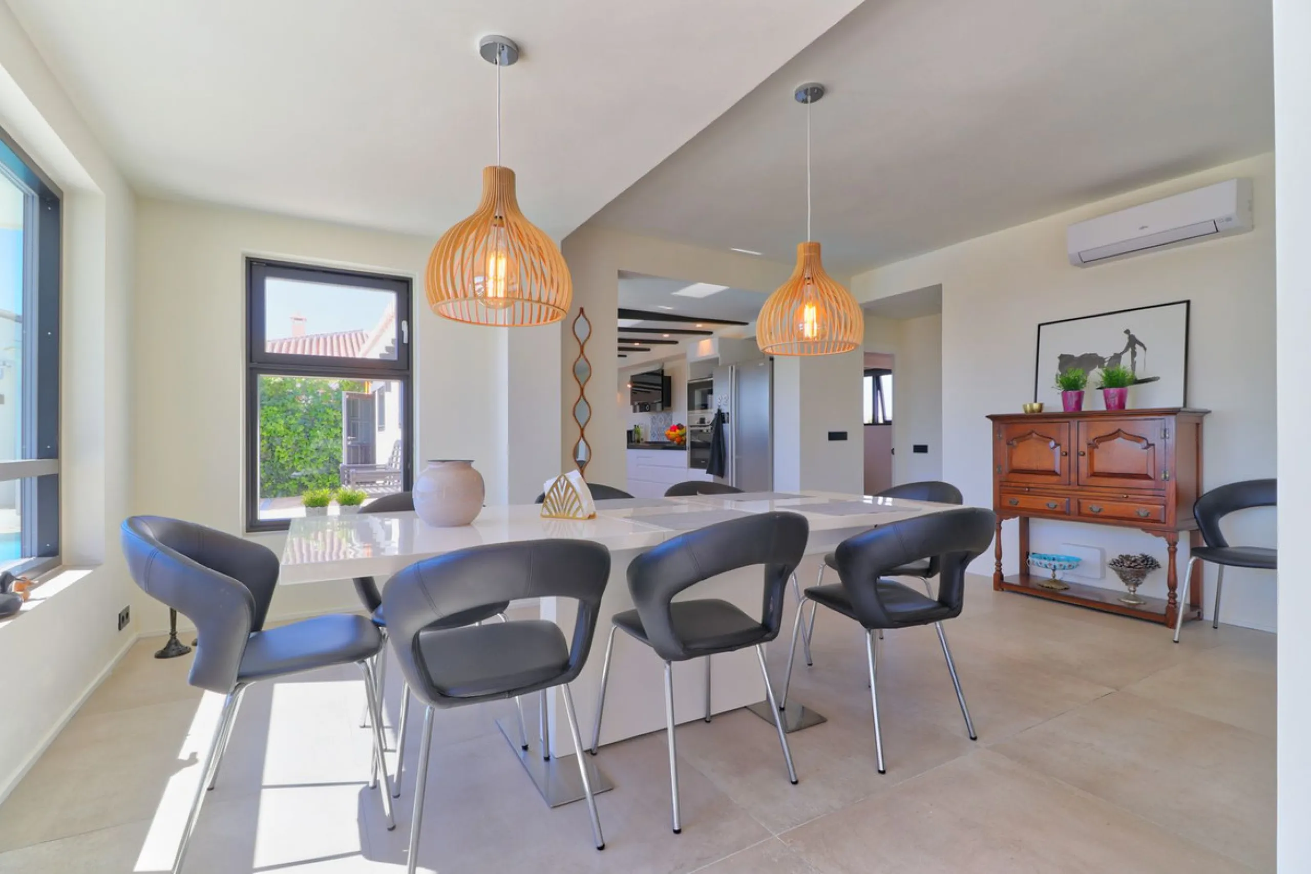 House - Detached Villa в продаже в Mijas, Málaga. В доме 4 спален и 3 ванных комнат. Площадь дома 200 м². Площадь участка 1000 м²