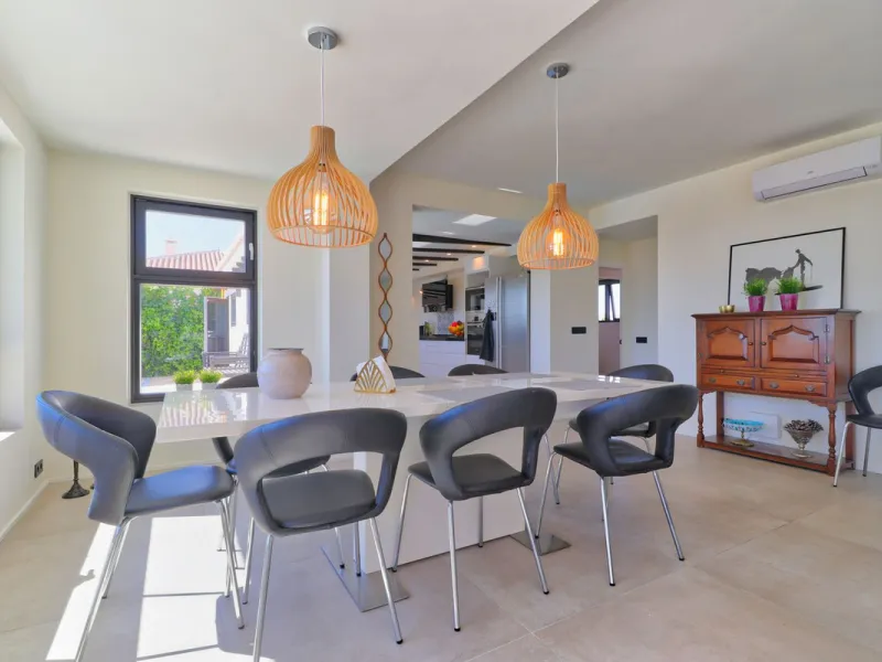 House - Detached Villa в продаже в Mijas, Málaga. В доме 4 спален и 3 ванных комнат. Площадь дома 200 м². Площадь участка 1000 м²
