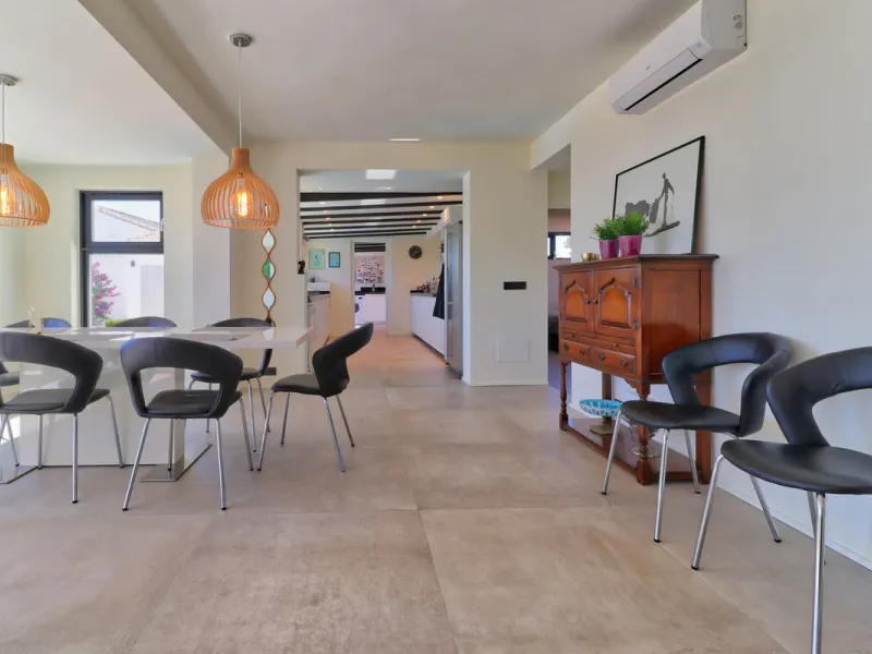 House - Detached Villa в продаже в Mijas, Málaga. В доме 4 спален и 3 ванных комнат. Площадь дома 200 м². Площадь участка 1000 м²
