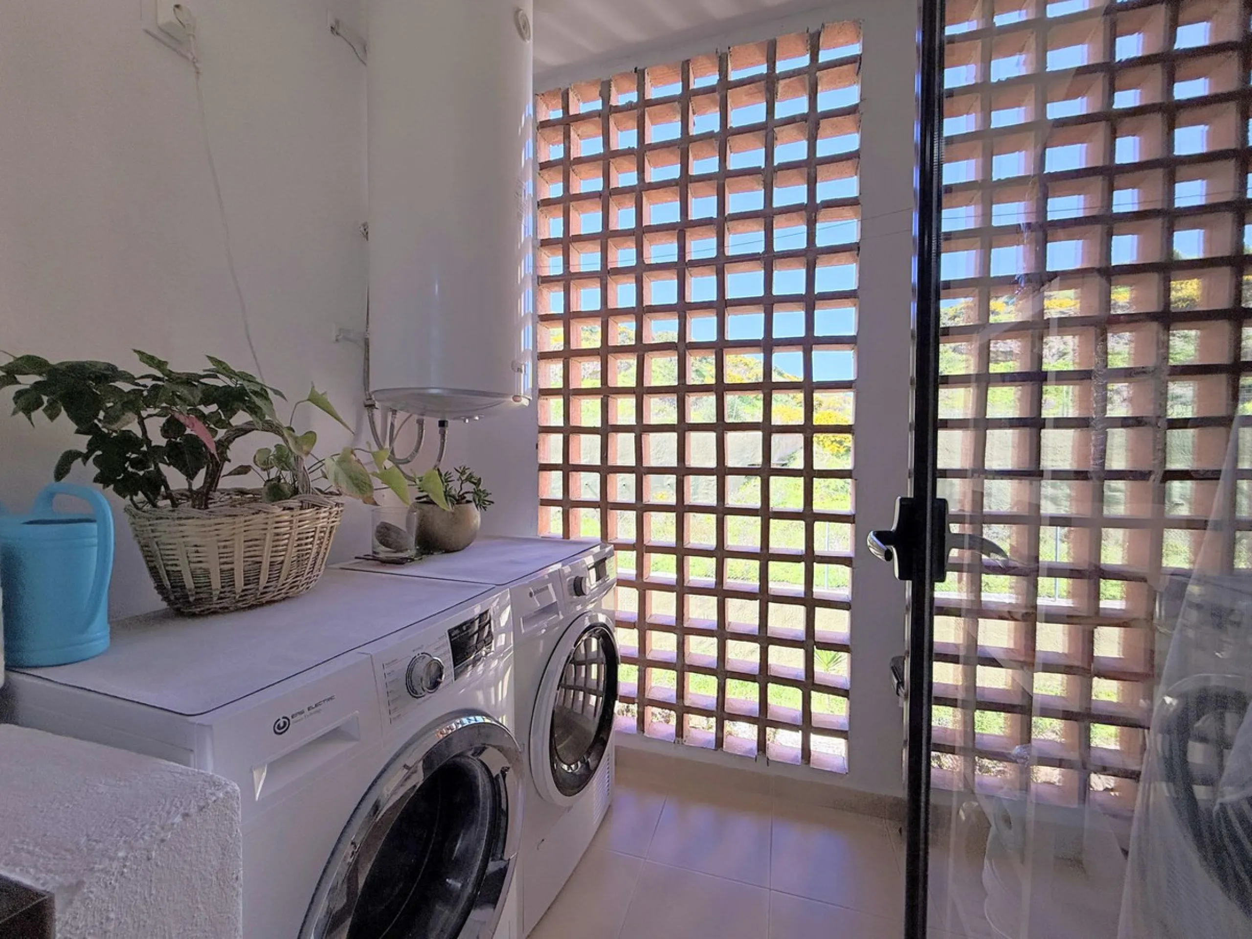 Apartment - Penthouse в продаже в Estepona, Málaga. В доме 2 спален и 2 ванных комнат. Площадь дома 100 м²