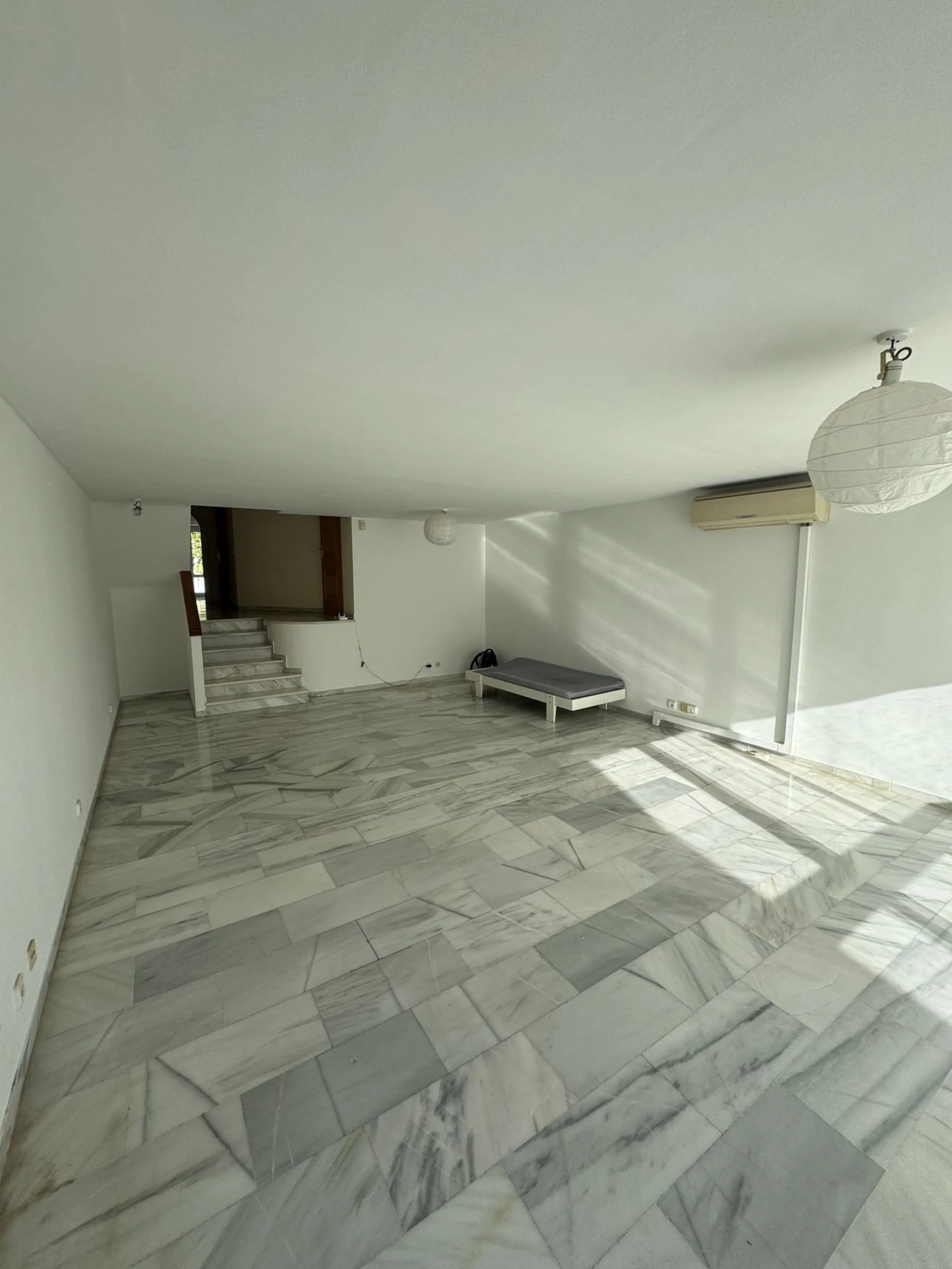 House - Semi-Detached House в продаже в Benalmadena, Málaga. В доме 4 спален и 3 ванных комнат. Площадь дома 212 м²