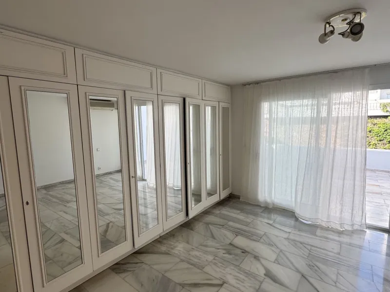 House - Semi-Detached House в продаже в Benalmadena, Málaga. В доме 4 спален и 3 ванных комнат. Площадь дома 212 м²