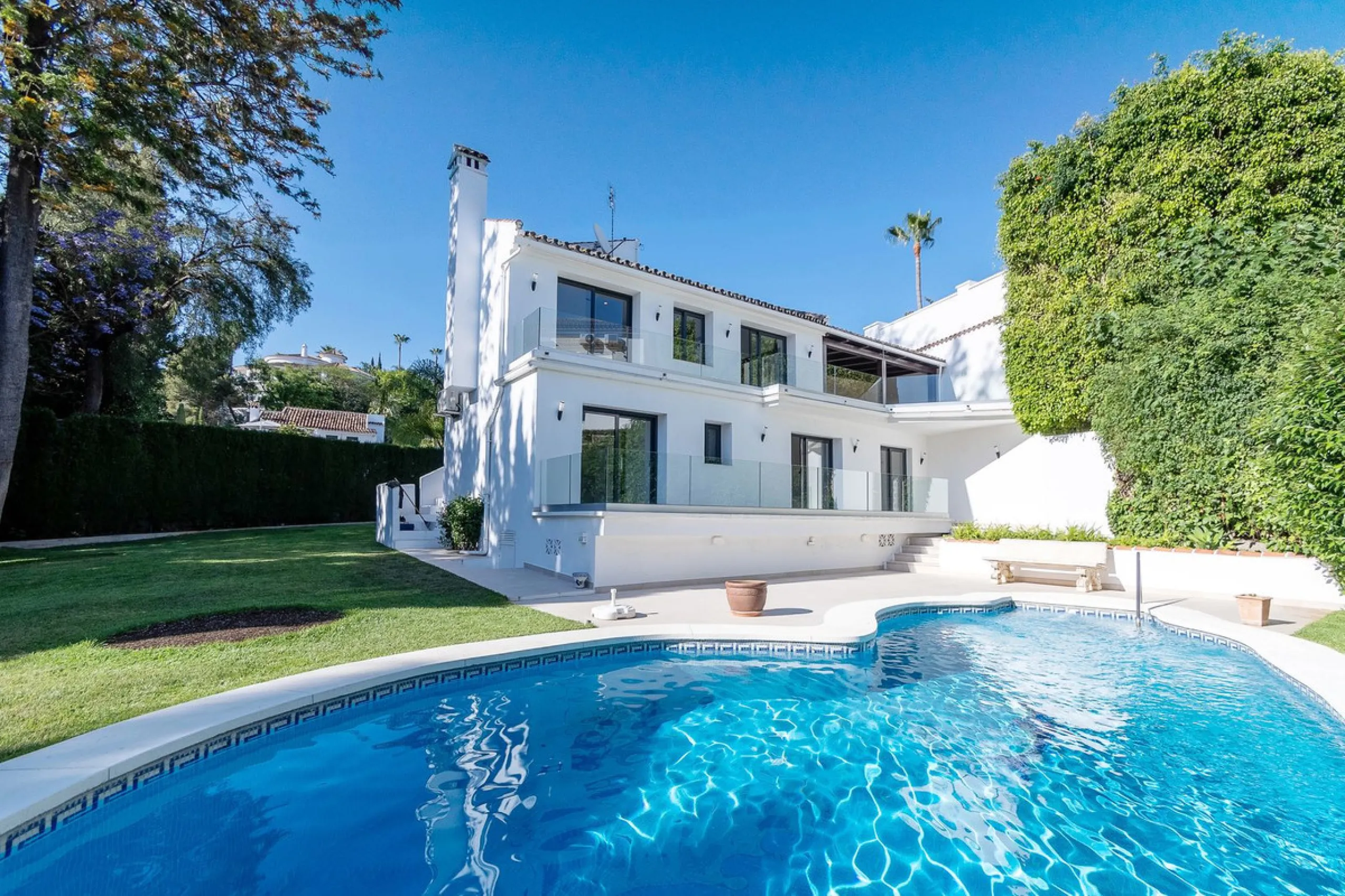Gated community with security at night and during the summer from 6:00 p.m. to 6:00 a.m.