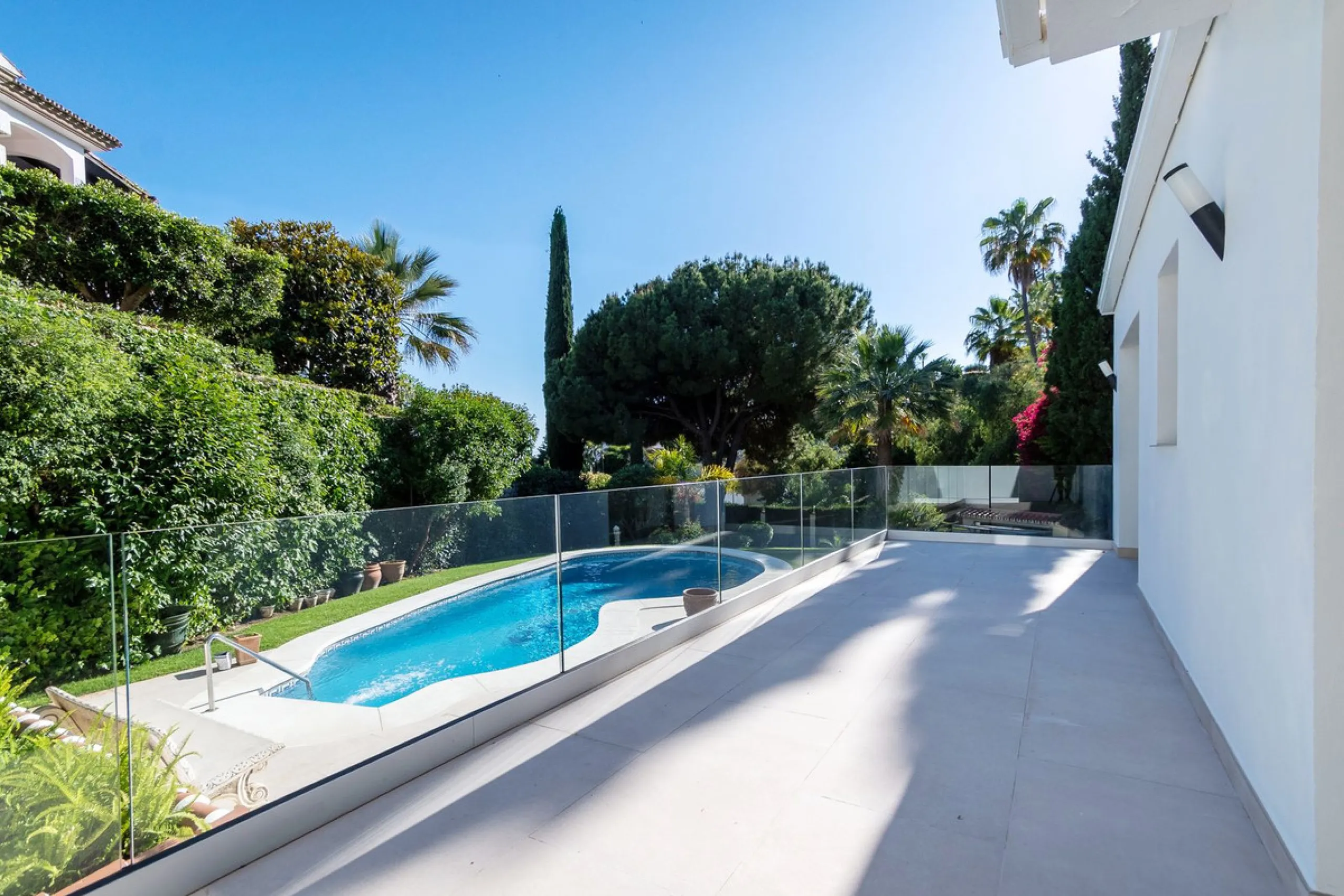 Gated community with security at night and during the summer from 6:00 p.m. to 6:00 a.m.