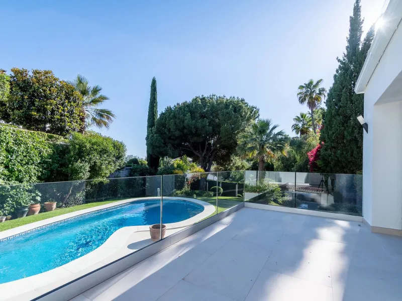 Gated community with security at night and during the summer from 6:00 p.m. to 6:00 a.m.