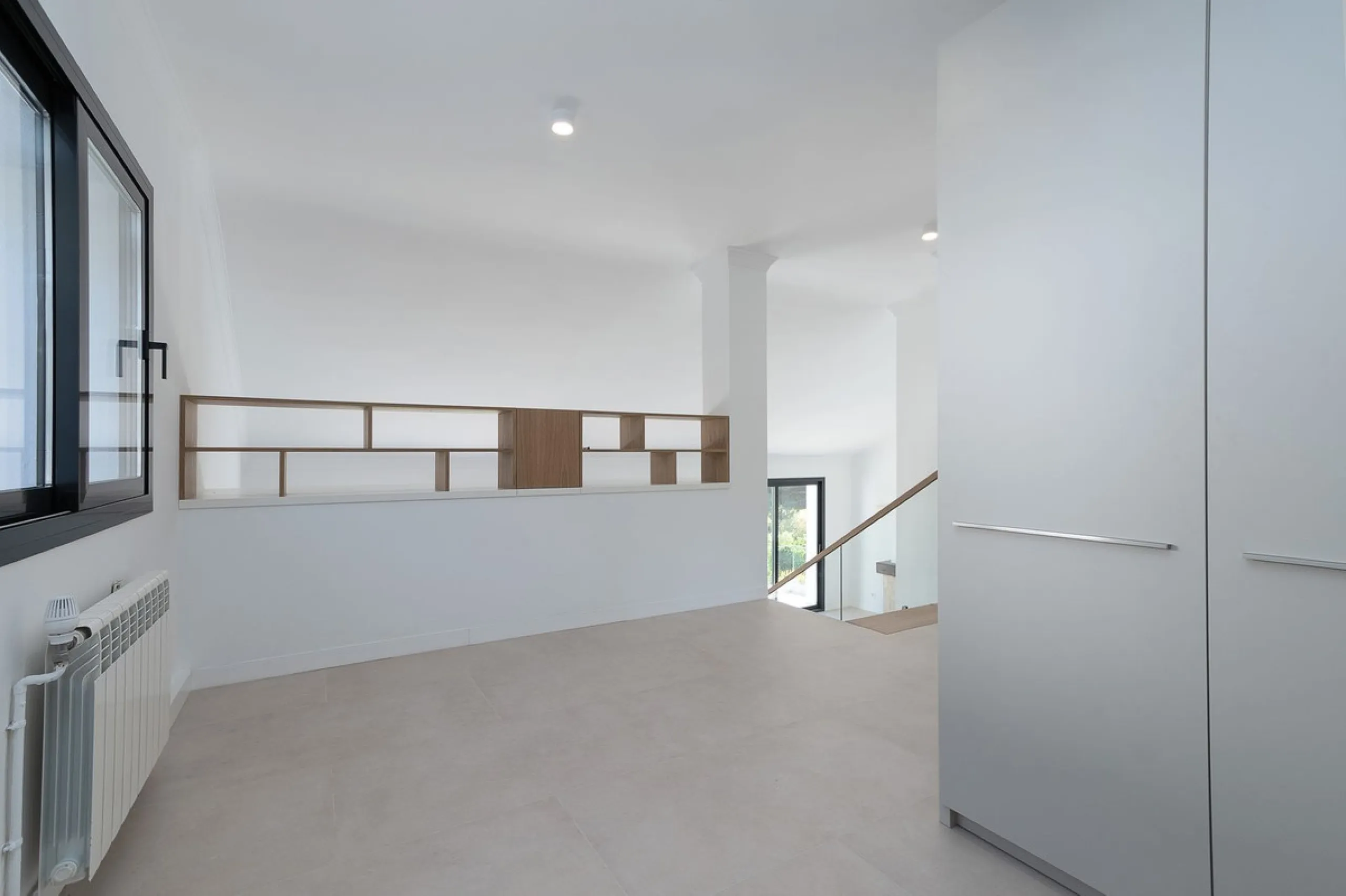 Gated community with security at night and during the summer from 6:00 p.m. to 6:00 a.m.