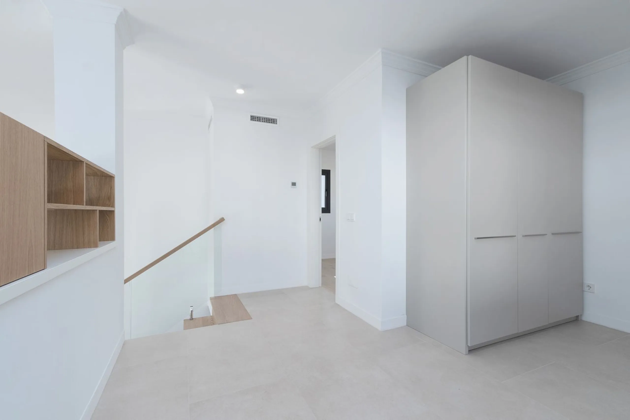 Gated community with security at night and during the summer from 6:00 p.m. to 6:00 a.m.