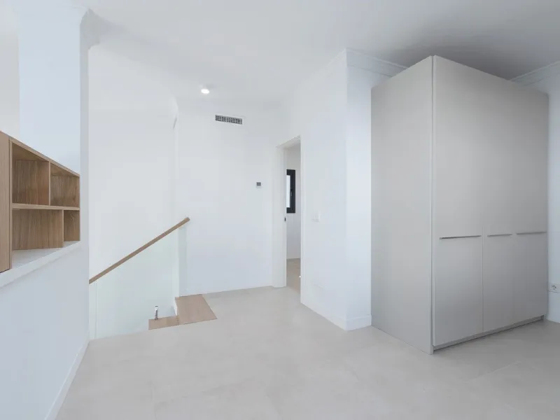 Gated community with security at night and during the summer from 6:00 p.m. to 6:00 a.m.