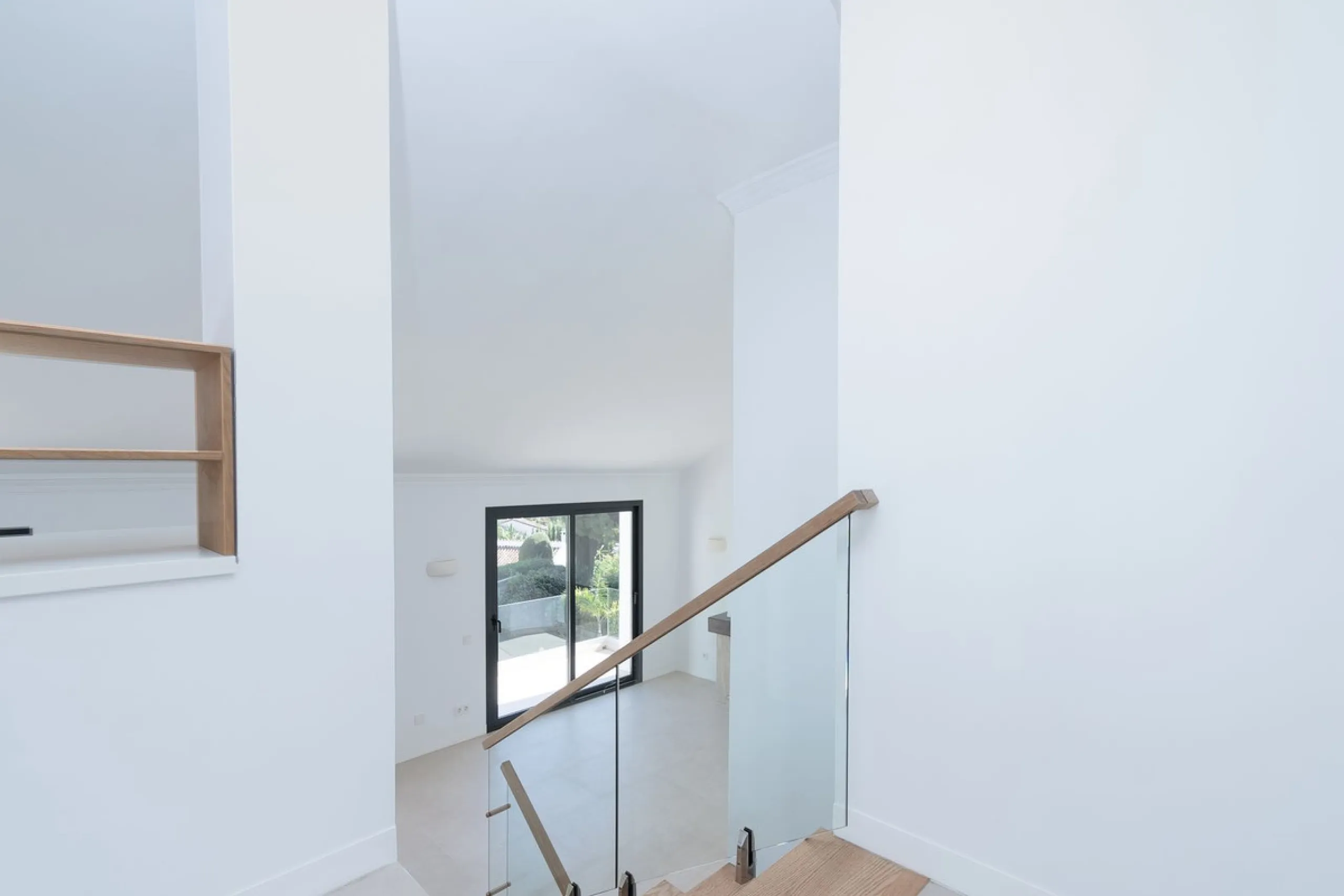 Gated community with security at night and during the summer from 6:00 p.m. to 6:00 a.m.