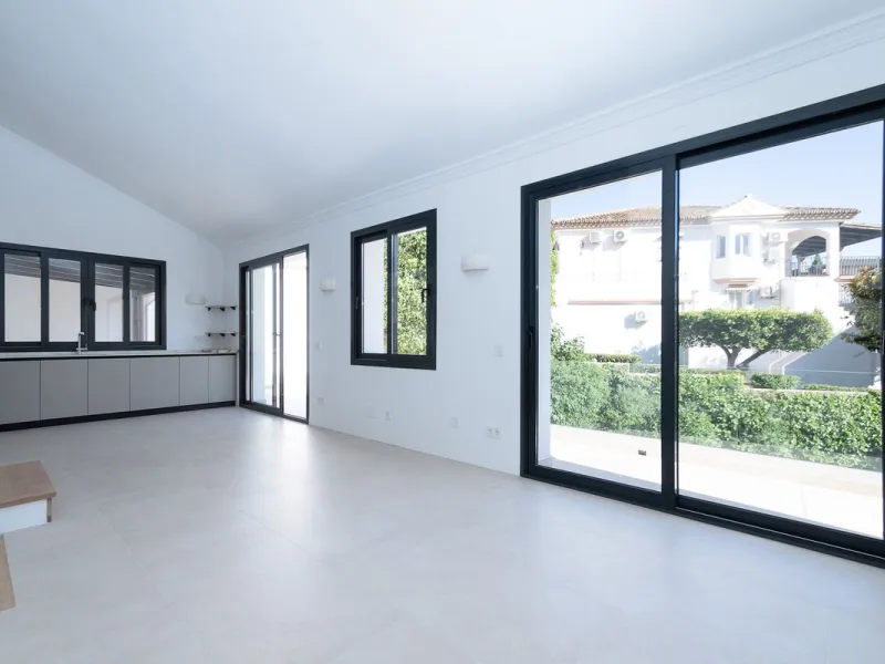 Gated community with security at night and during the summer from 6:00 p.m. to 6:00 a.m.