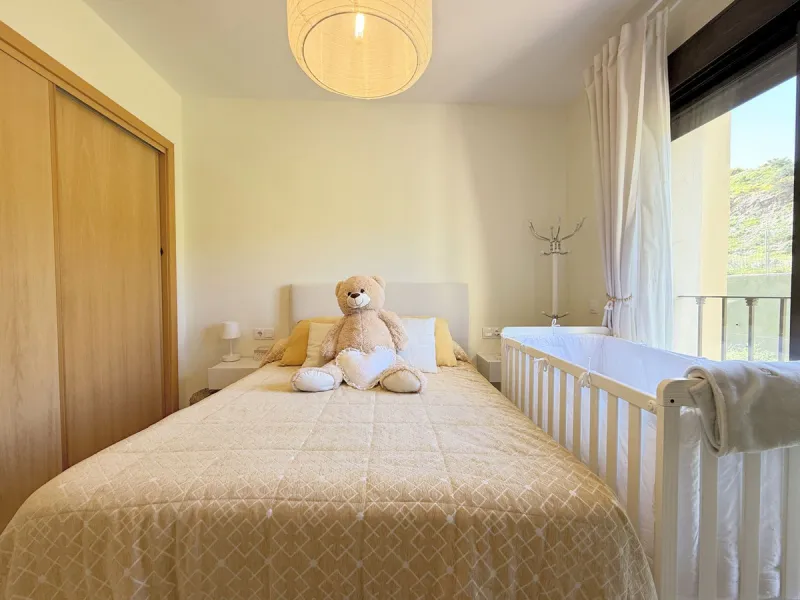 Apartment - Penthouse в продаже в Estepona, Málaga. В доме 2 спален и 2 ванных комнат. Площадь дома 100 м²