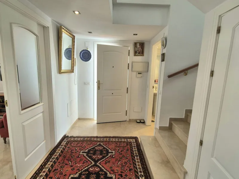 For Sale this very well maintained semi detached house in Alhaurín Golf, Alhaurín el Grande.