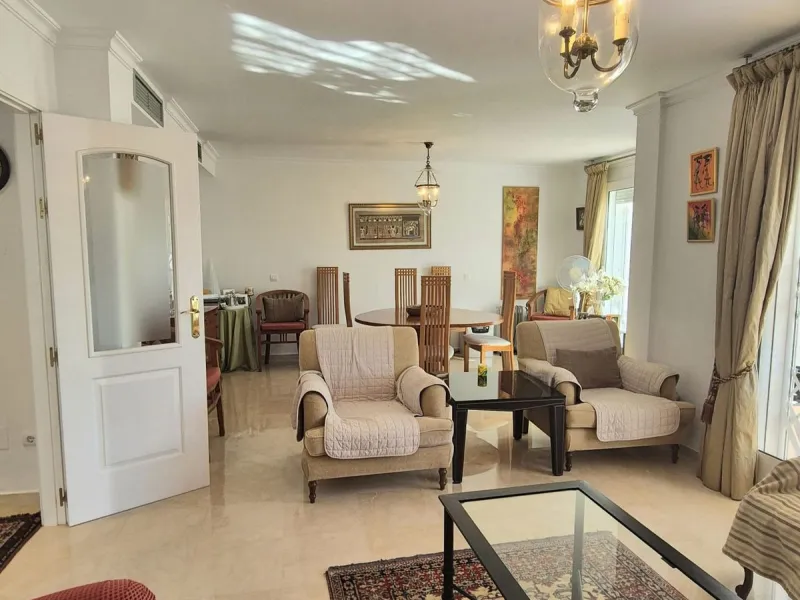 For Sale this very well maintained semi detached house in Alhaurín Golf, Alhaurín el Grande.