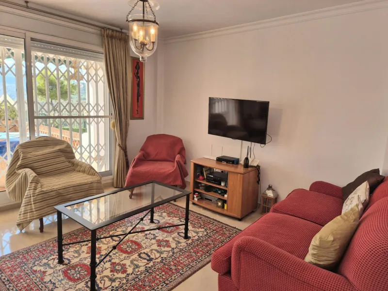 For Sale this very well maintained semi detached house in Alhaurín Golf, Alhaurín el Grande.