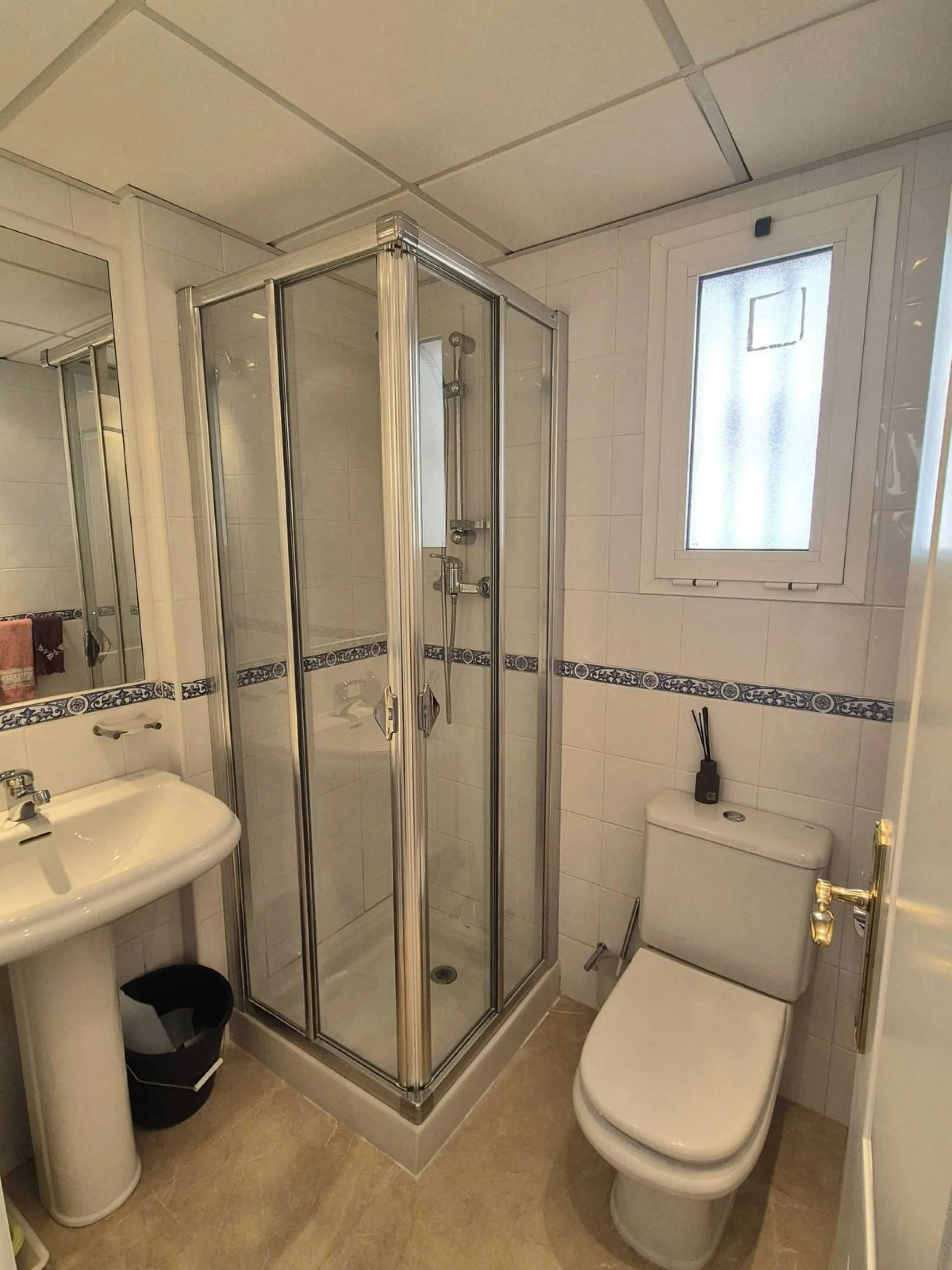 For Sale this very well maintained semi detached house in Alhaurín Golf, Alhaurín el Grande.