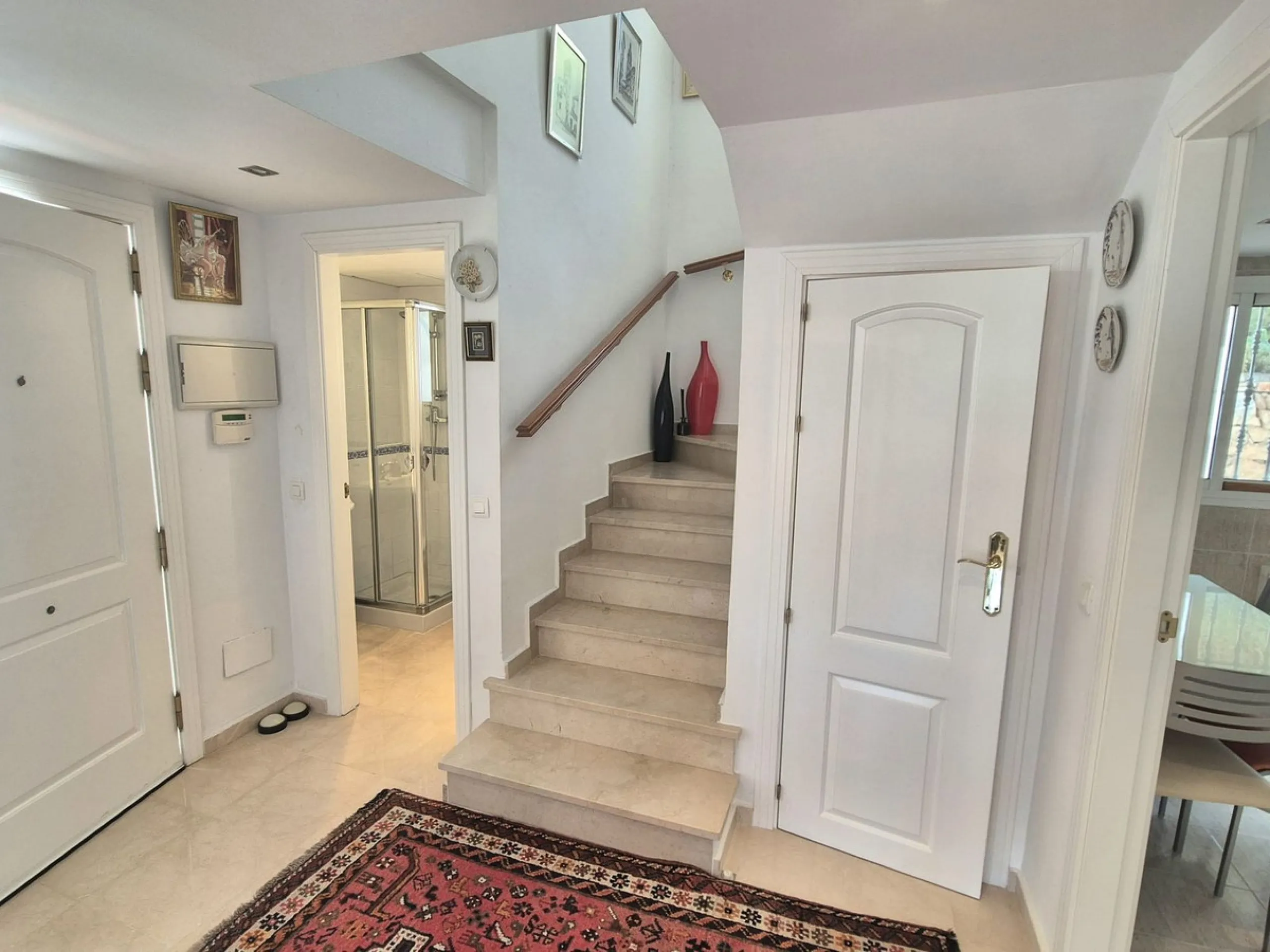 For Sale this very well maintained semi detached house in Alhaurín Golf, Alhaurín el Grande.