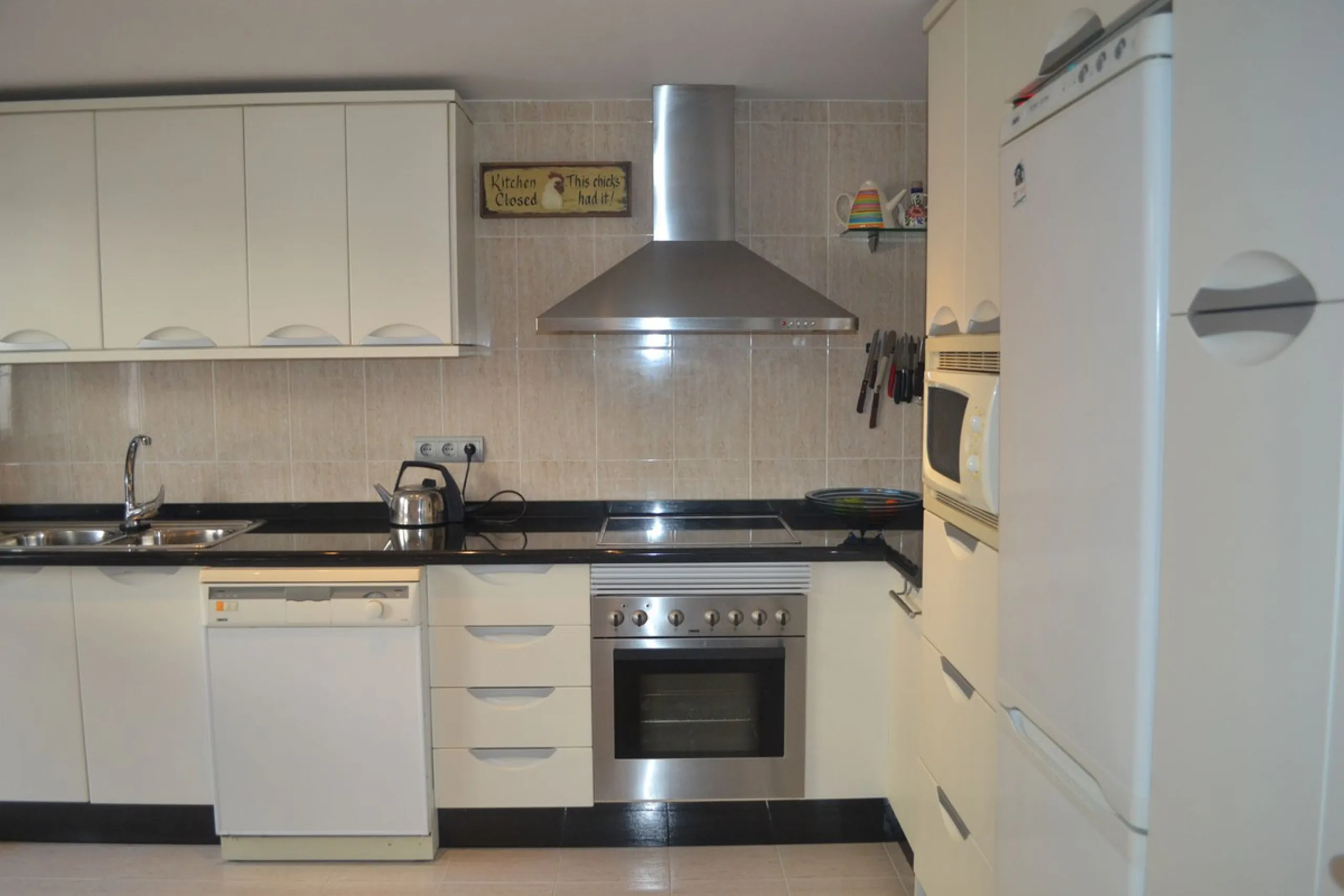 For Sale this very well maintained semi detached house in Alhaurín Golf, Alhaurín el Grande.