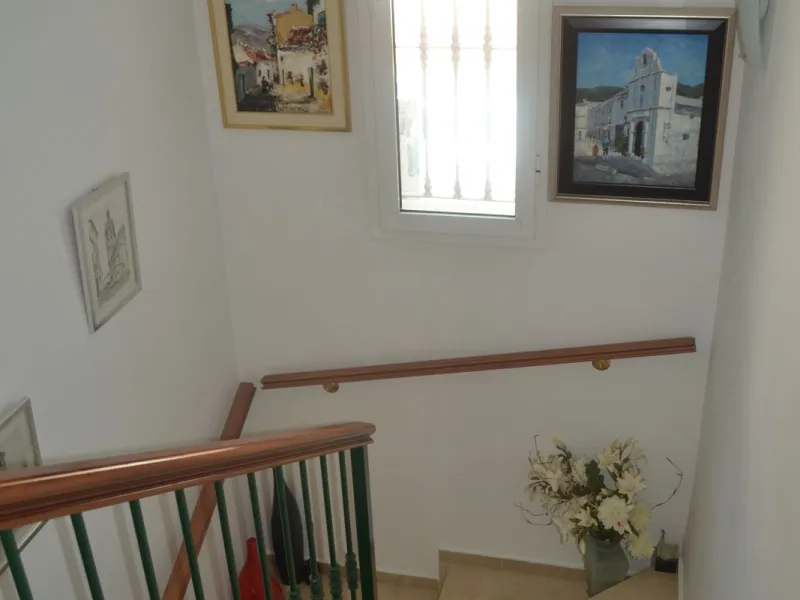For Sale this very well maintained semi detached house in Alhaurín Golf, Alhaurín el Grande.