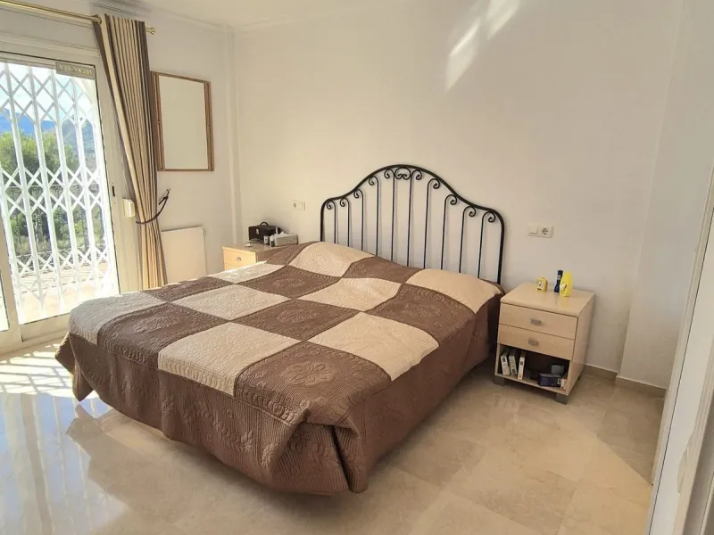 For Sale this very well maintained semi detached house in Alhaurín Golf, Alhaurín el Grande.