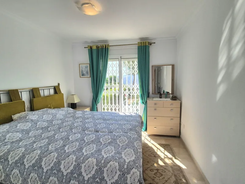 For Sale this very well maintained semi detached house in Alhaurín Golf, Alhaurín el Grande.