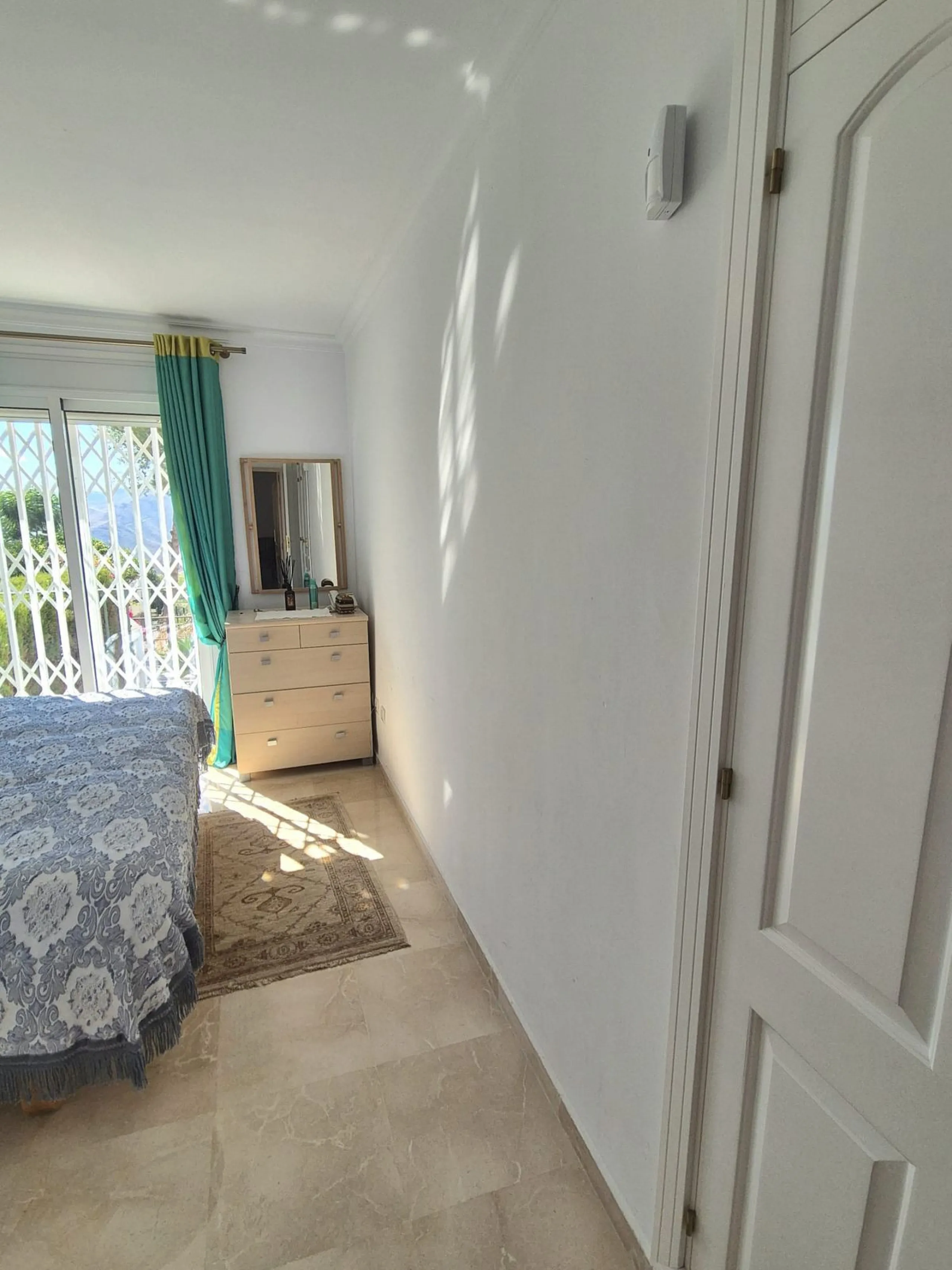 For Sale this very well maintained semi detached house in Alhaurín Golf, Alhaurín el Grande.