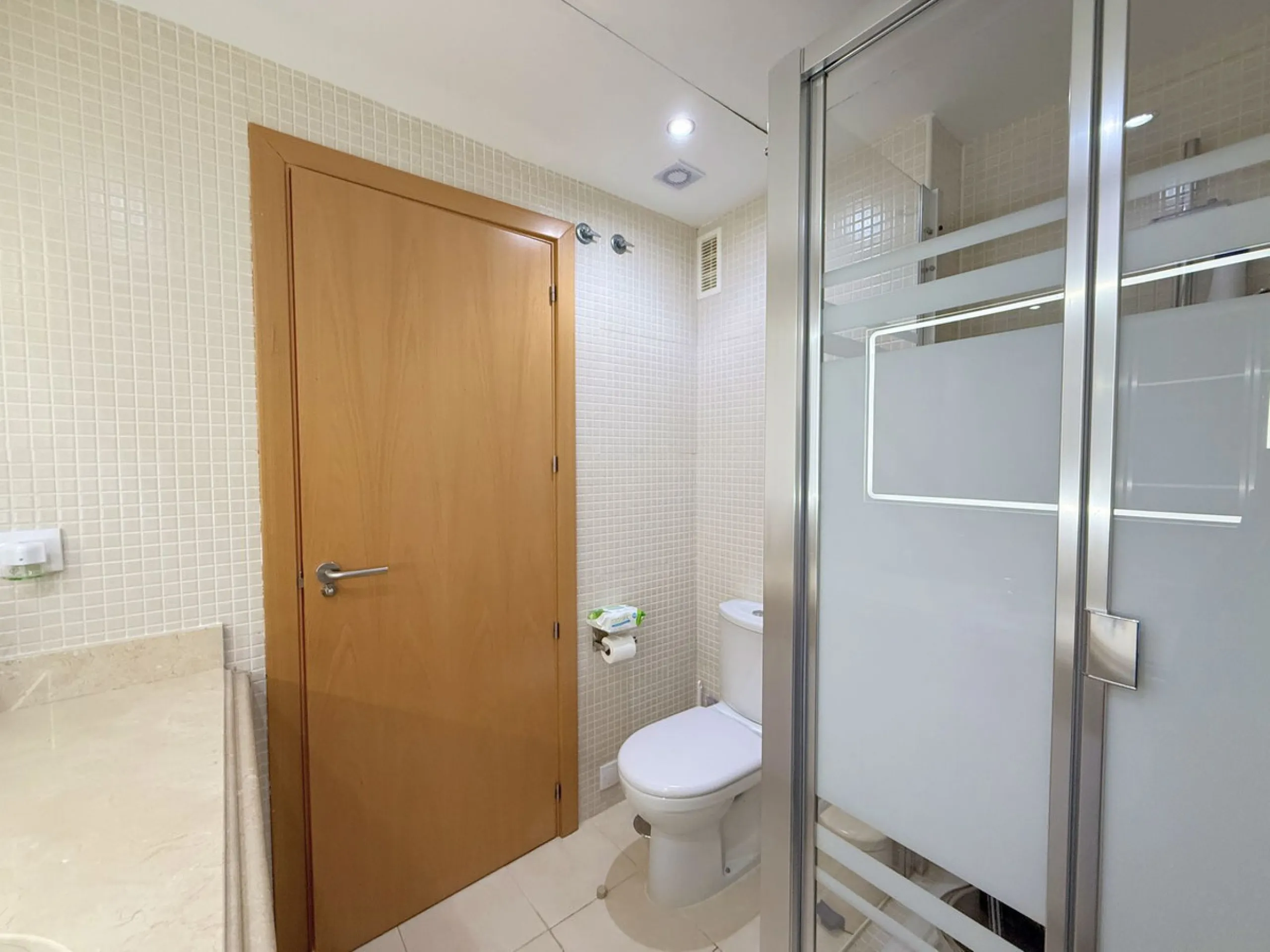 Apartment - Penthouse в продаже в Estepona, Málaga. В доме 2 спален и 2 ванных комнат. Площадь дома 100 м²