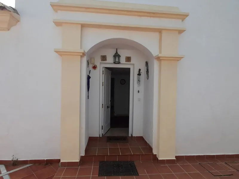 For Sale this very well maintained semi detached house in Alhaurín Golf, Alhaurín el Grande.