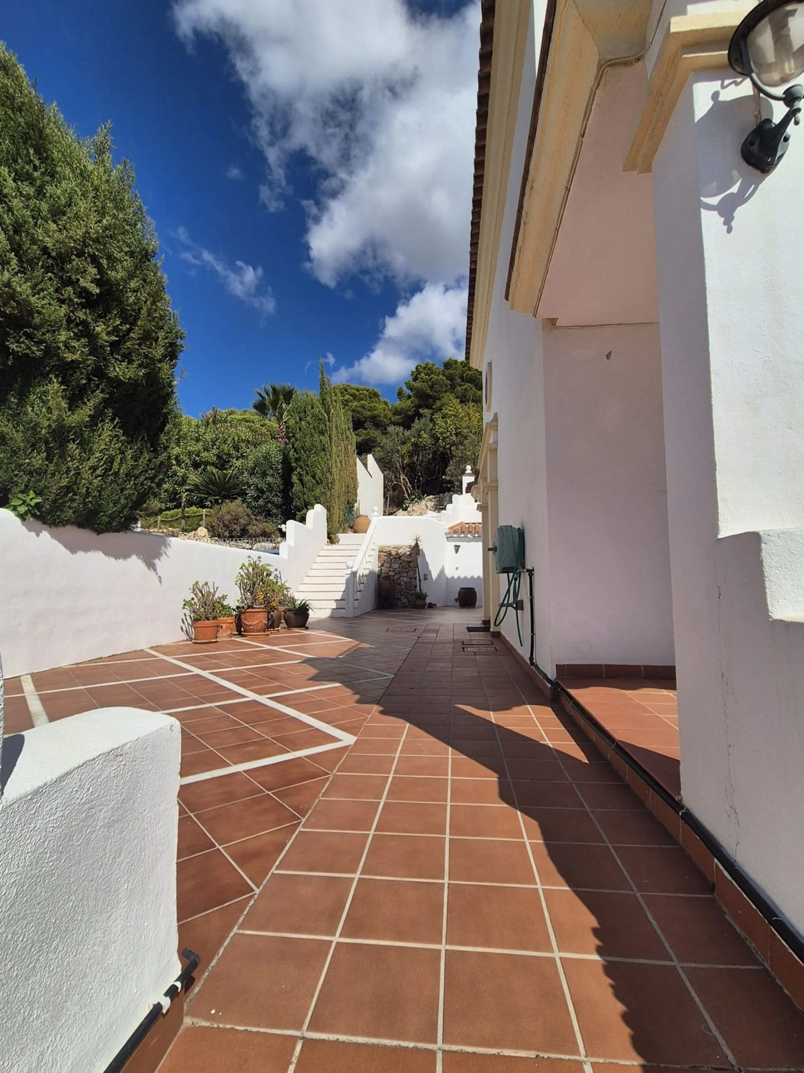 For Sale this very well maintained semi detached house in Alhaurín Golf, Alhaurín el Grande.